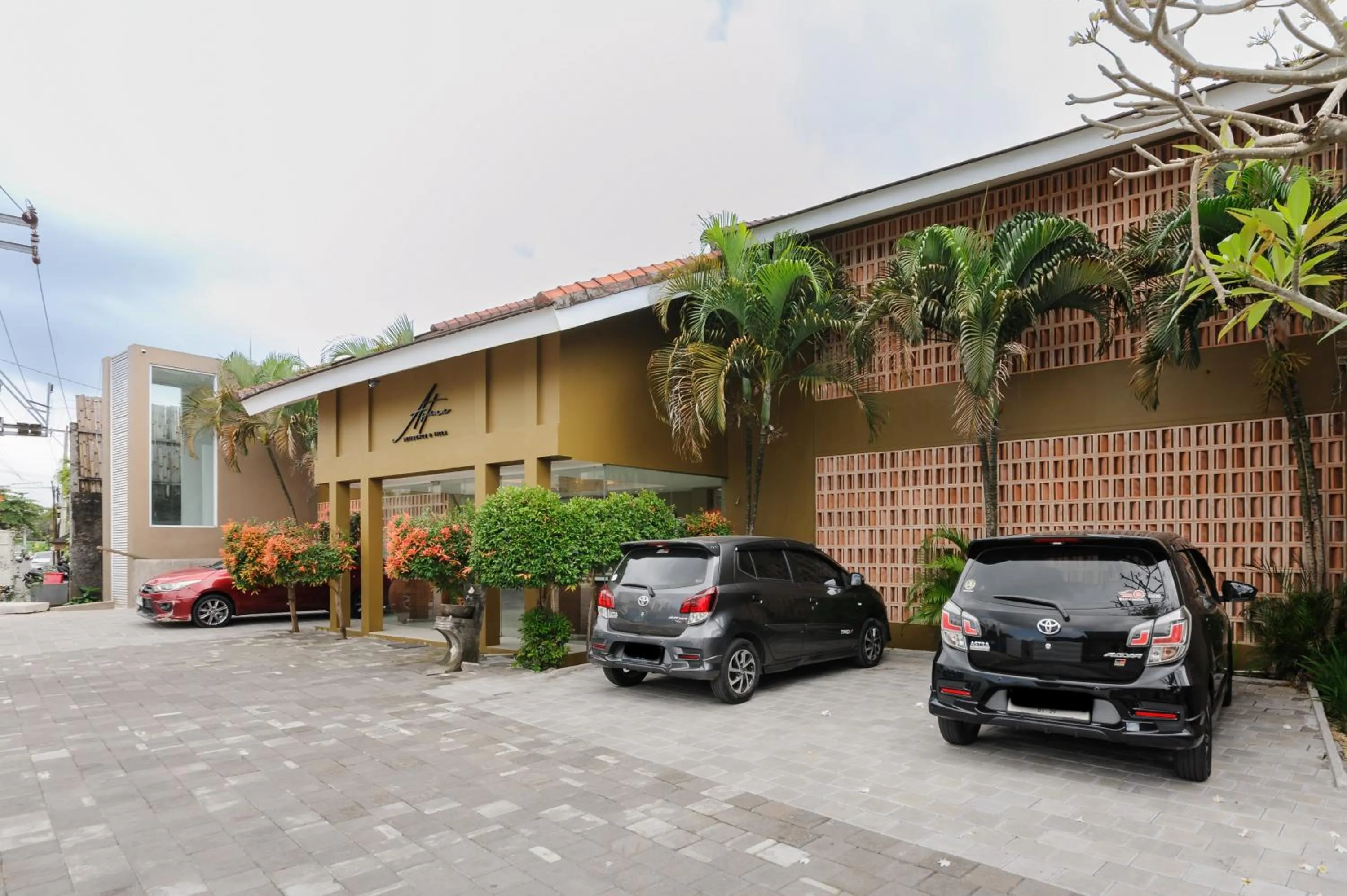 Parking in Sans Vibes Astana Residence Seminyak