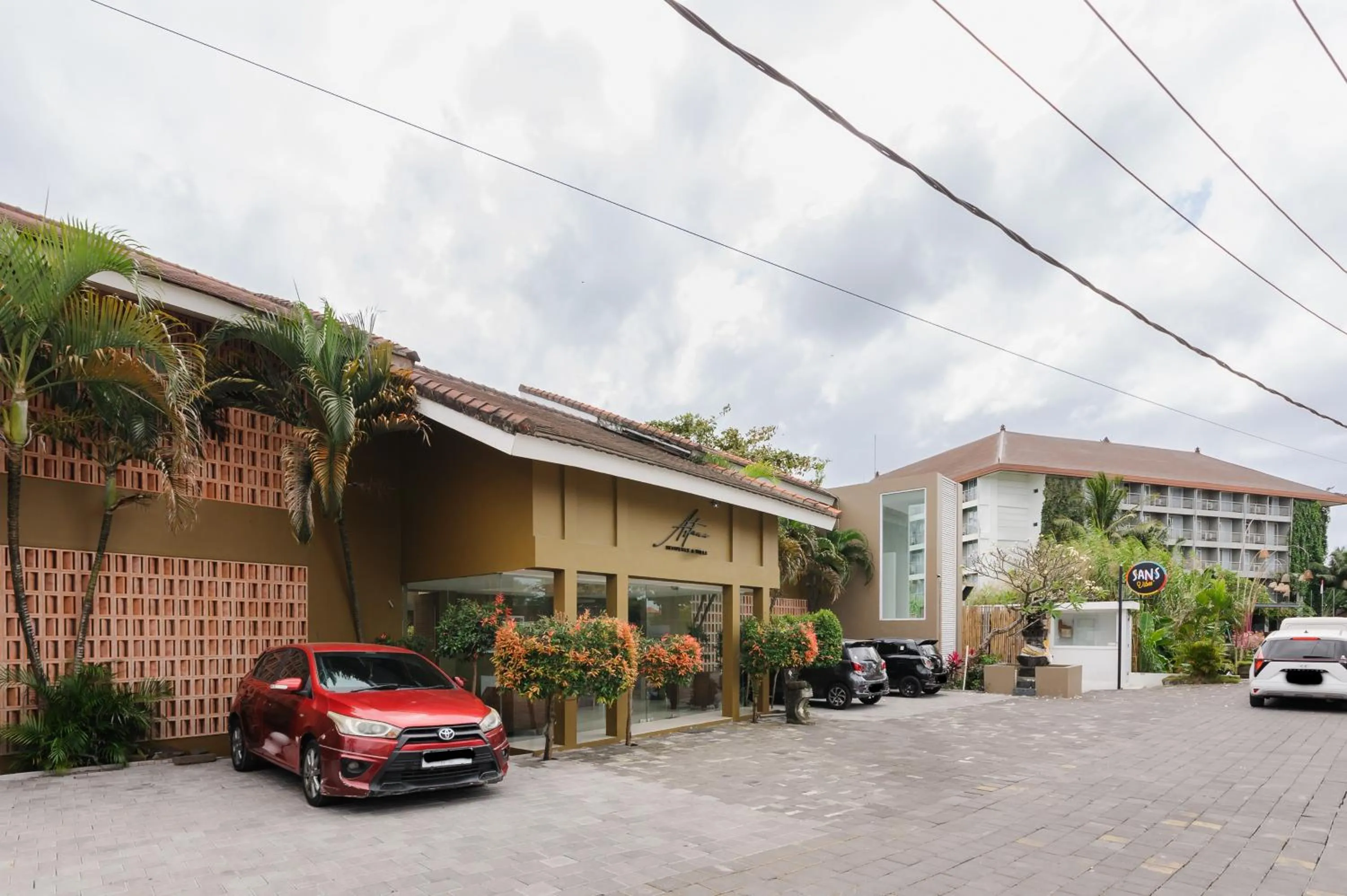 Parking in Sans Vibes Astana Residence Seminyak