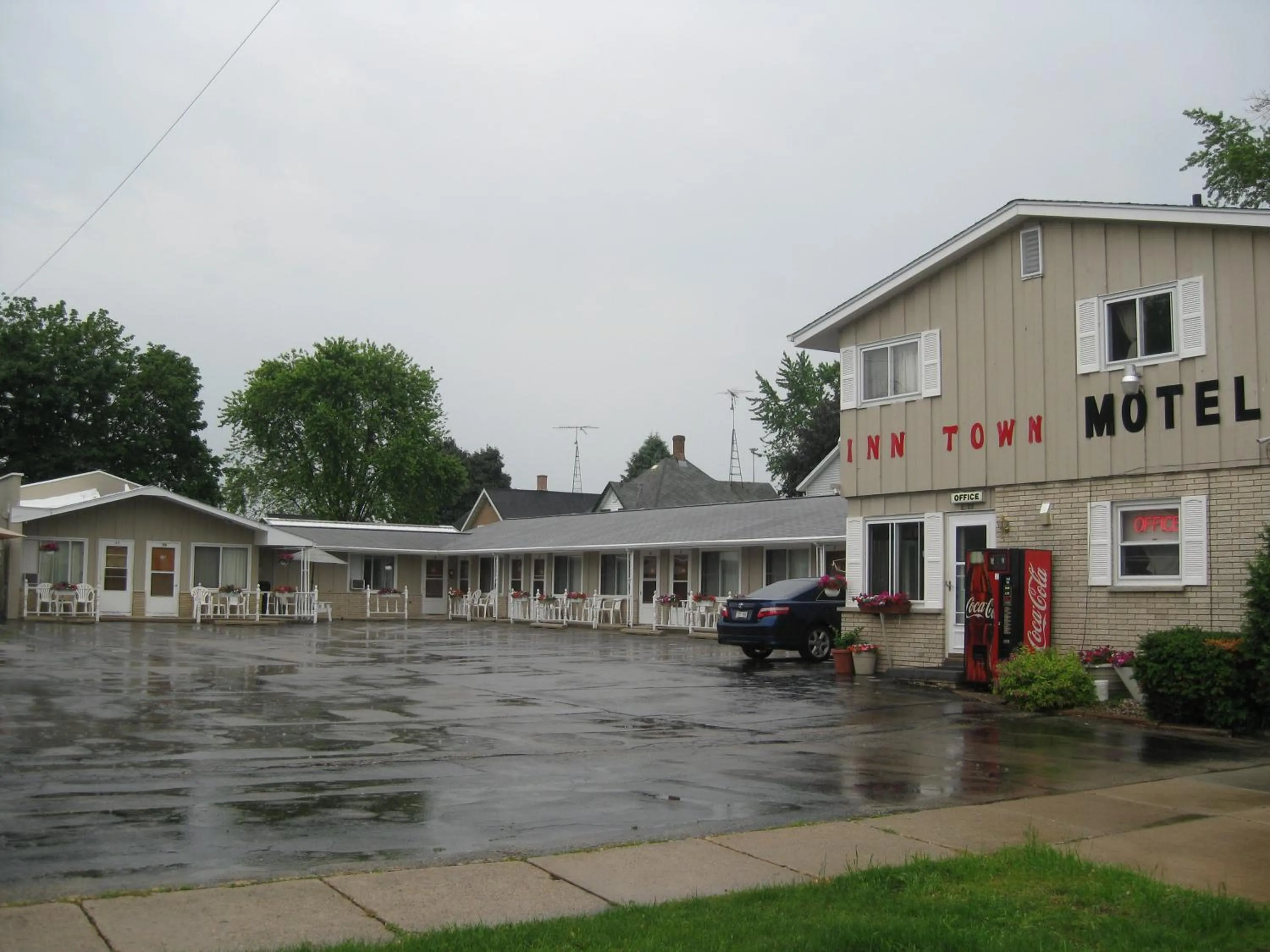 BBQ facilities in Inn Town Motel
