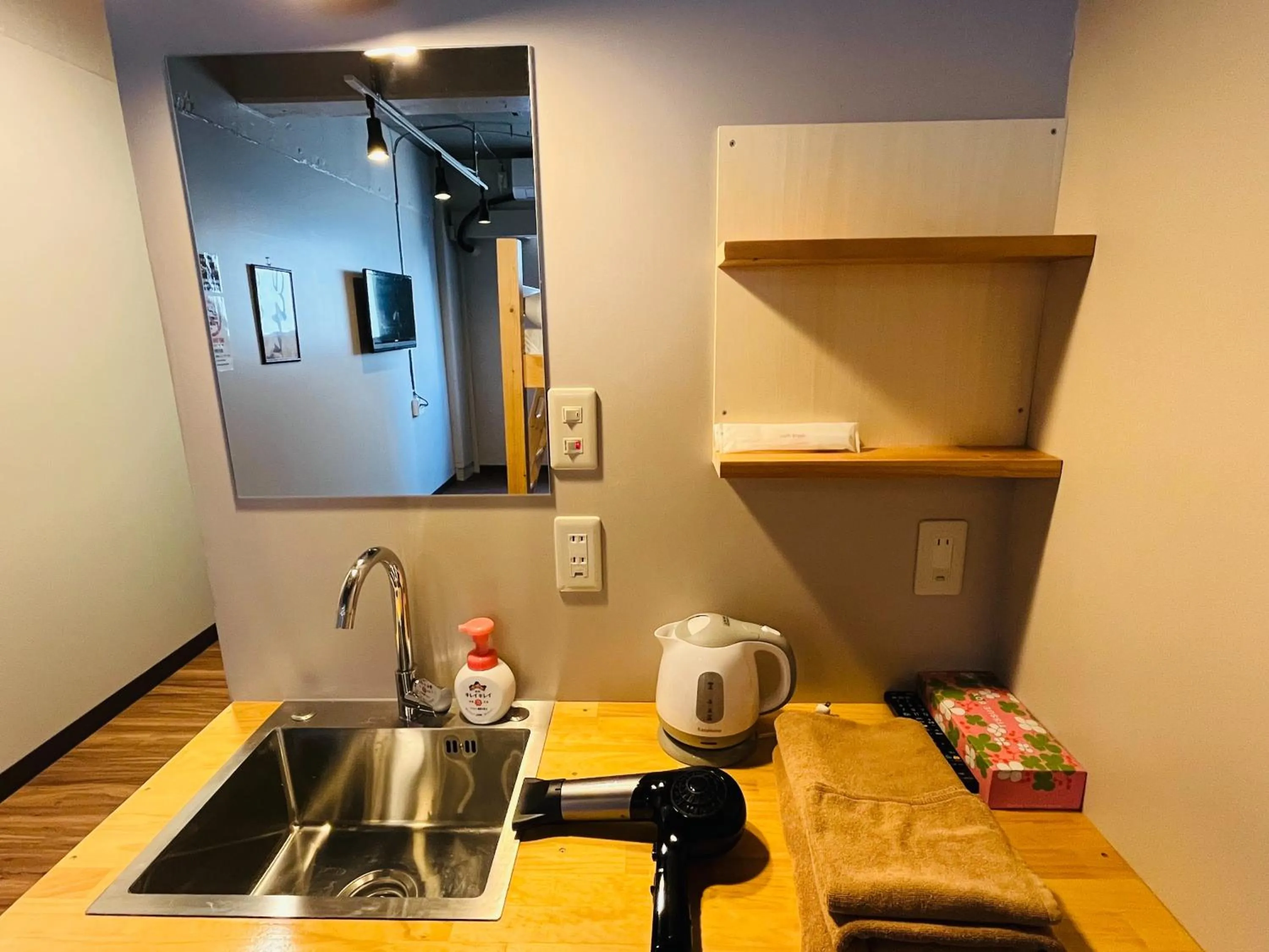 Coffee/tea facilities in Hinode Kagurazakaekimae Hotel