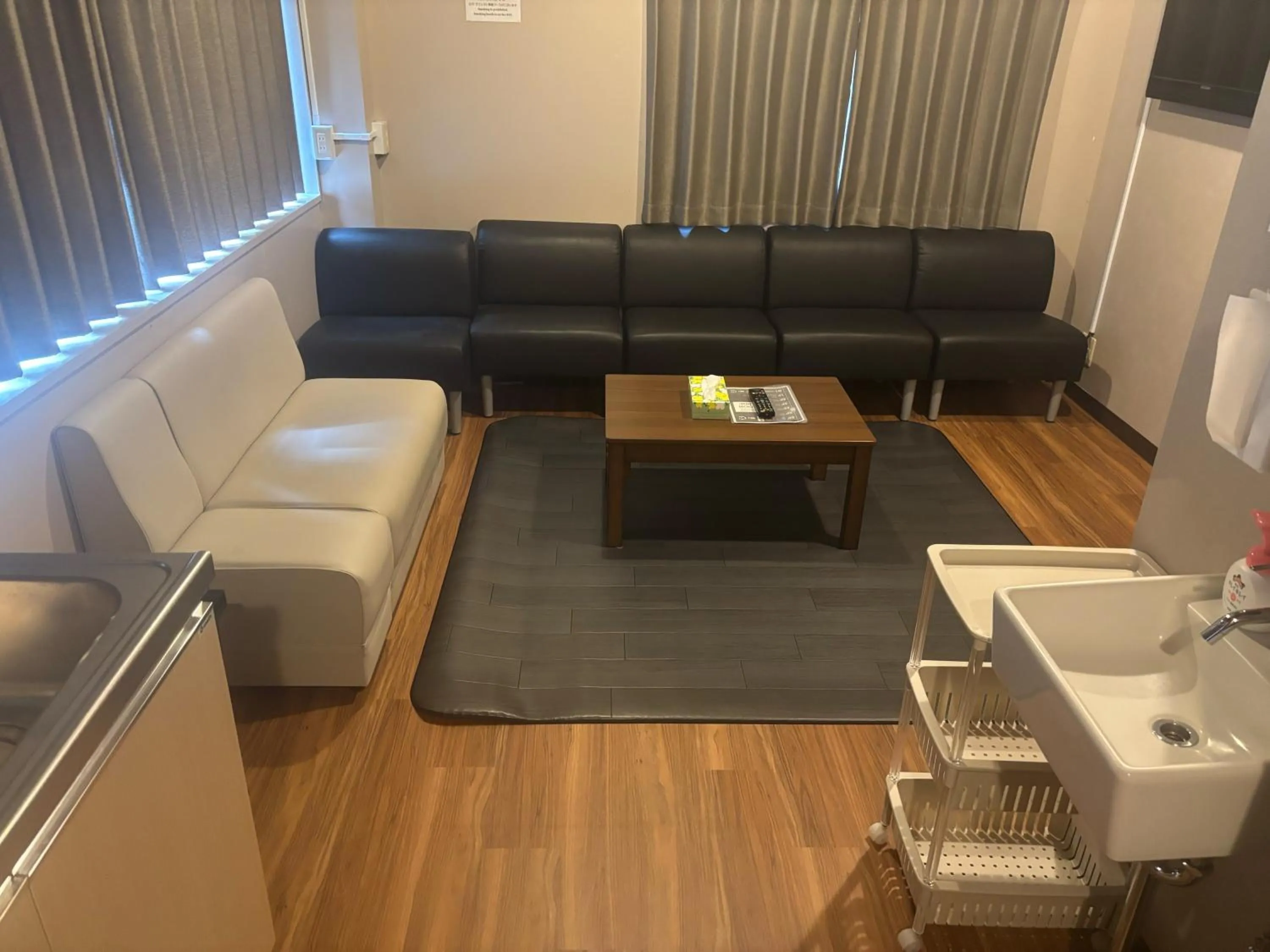 Hinode Kagurazakaekimae Hotel