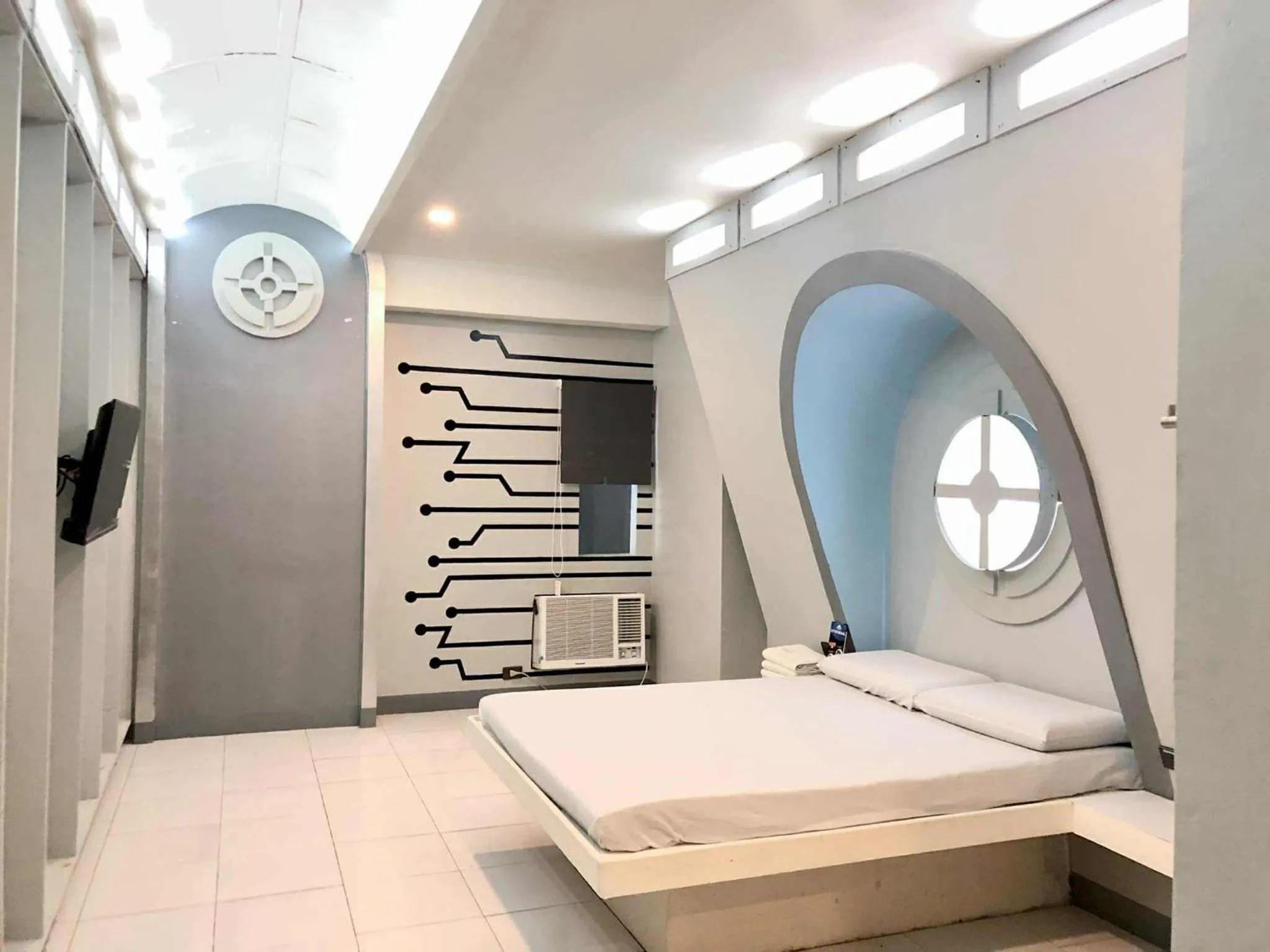 Bedroom, Bed in Astrotel Cebu