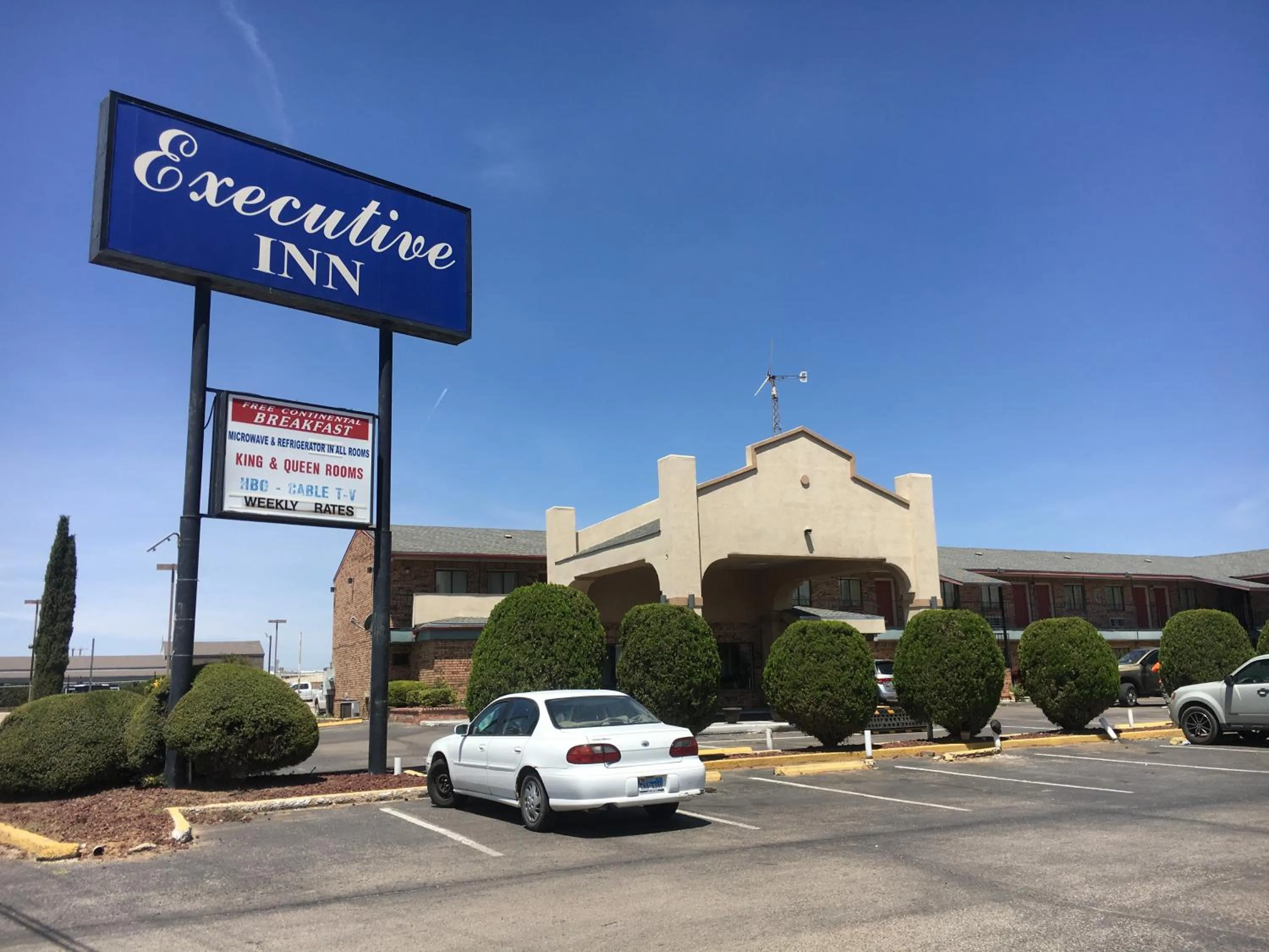 Facade/entrance in Executive Inn Odessa