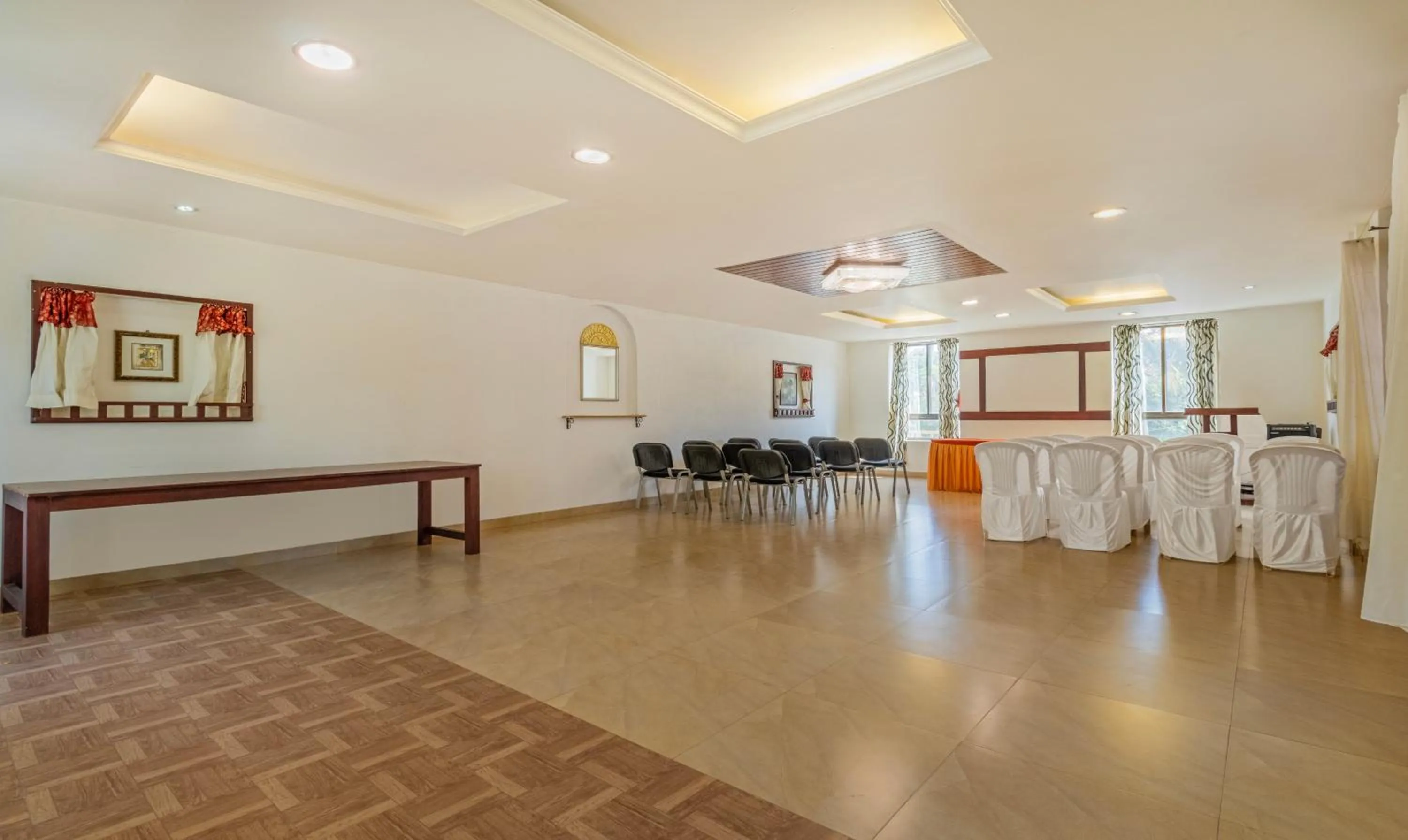 Banquet/Function facilities in Treebo Sadhoo Heritage