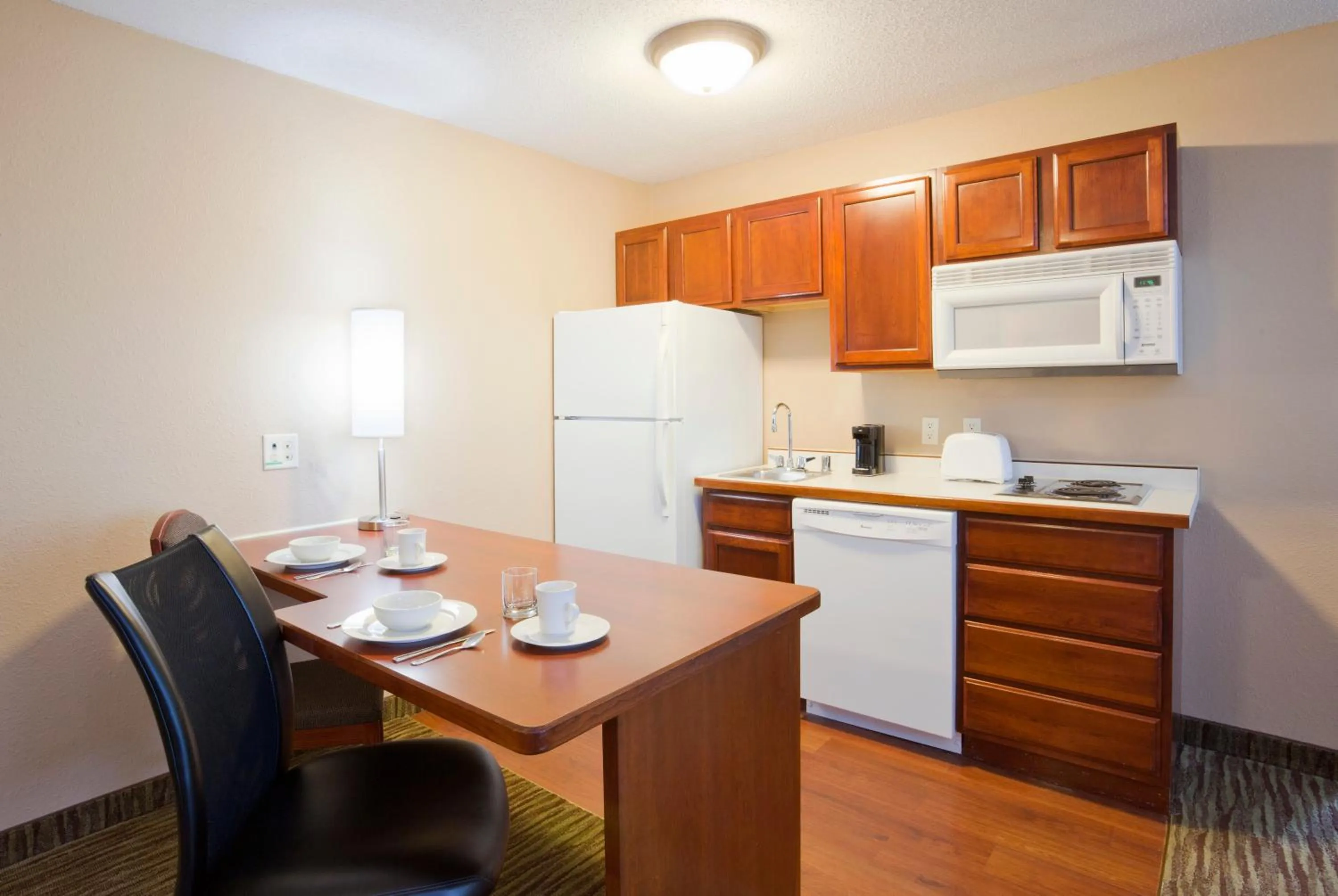 GrandStay Residential Suites Hotel - Eau Claire