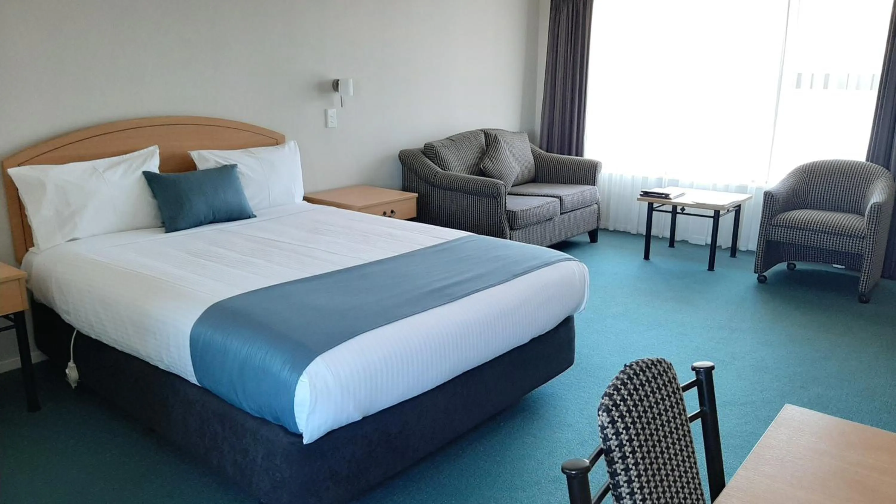 Bedroom, Bed in Central Motor Lodge