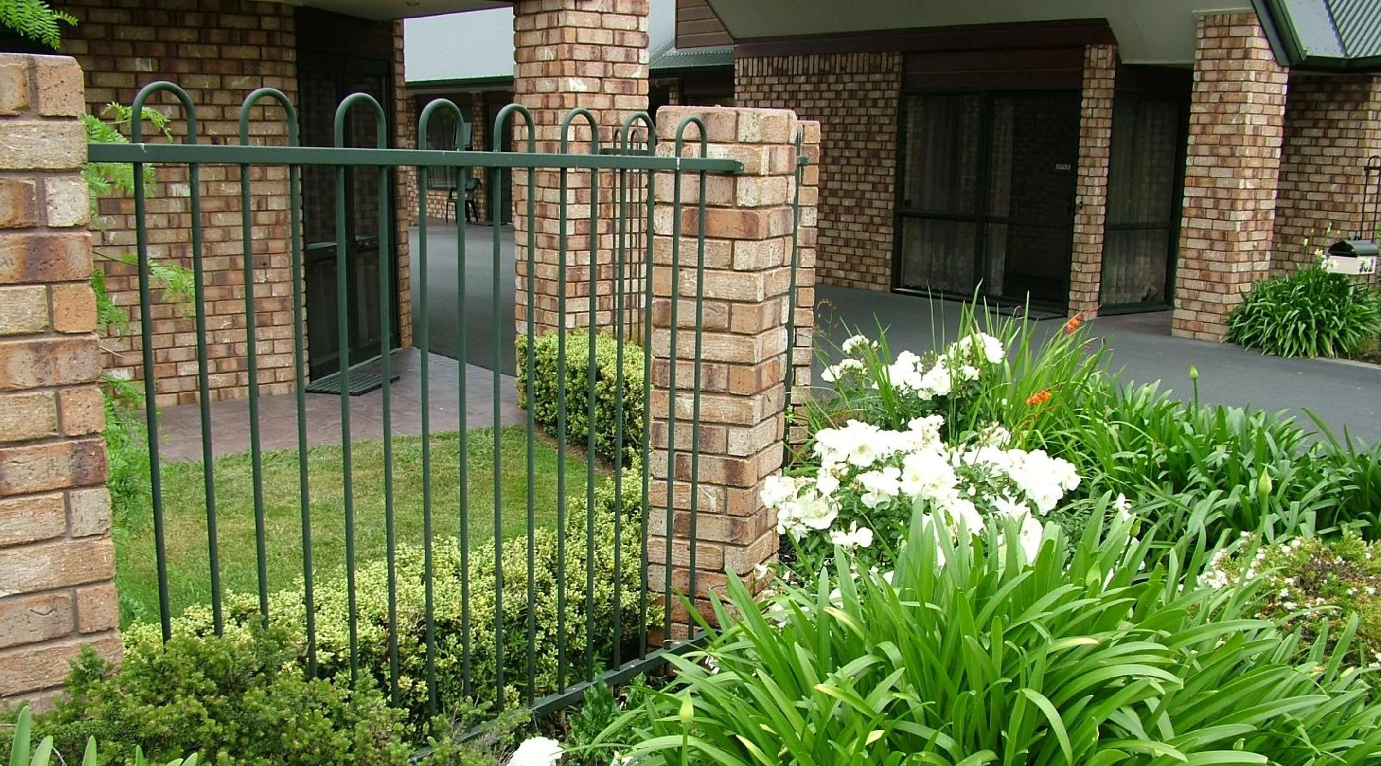 Facade/entrance in Central Motor Lodge