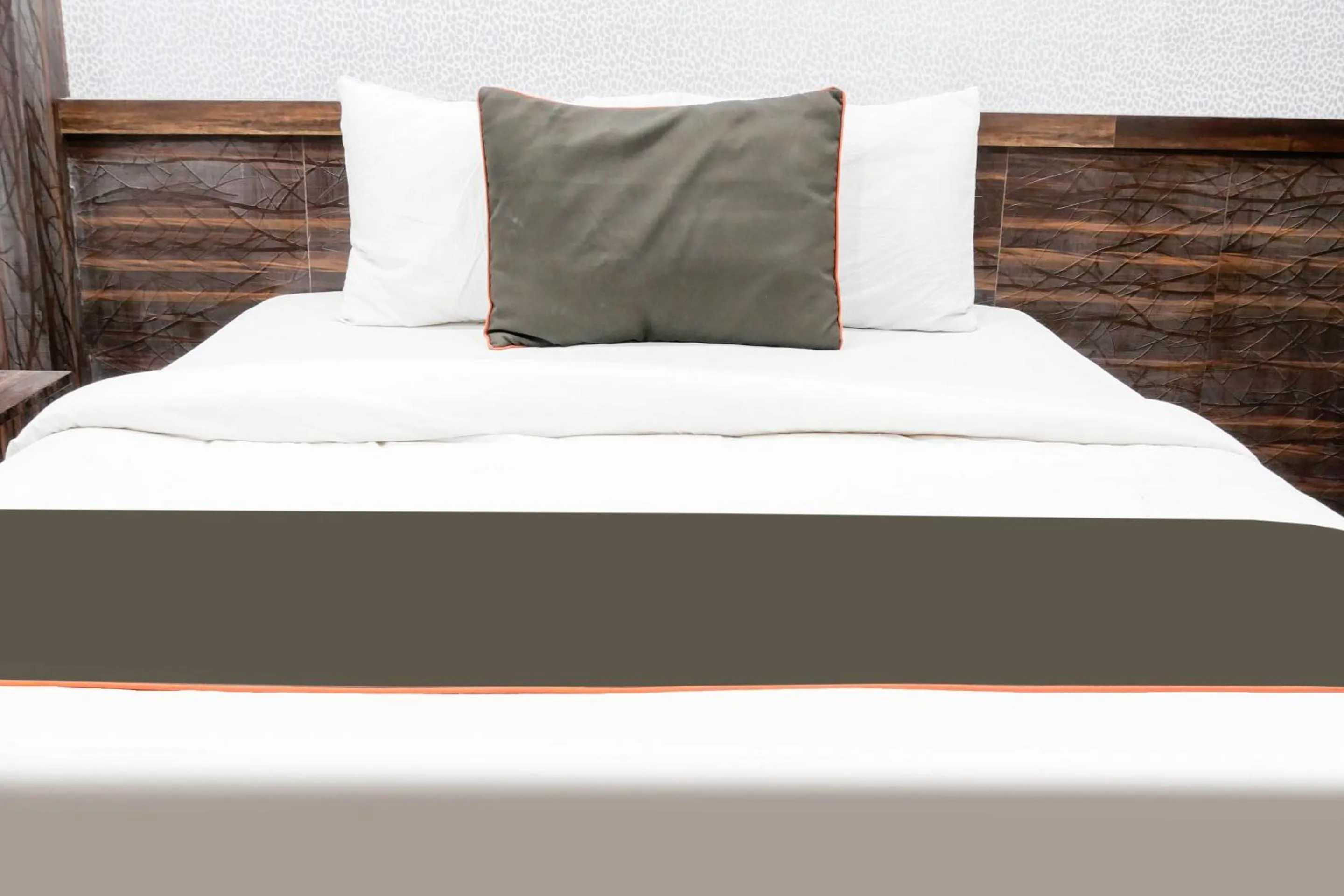 Bedroom, Bed in Super Collection O Hotel Day & Night