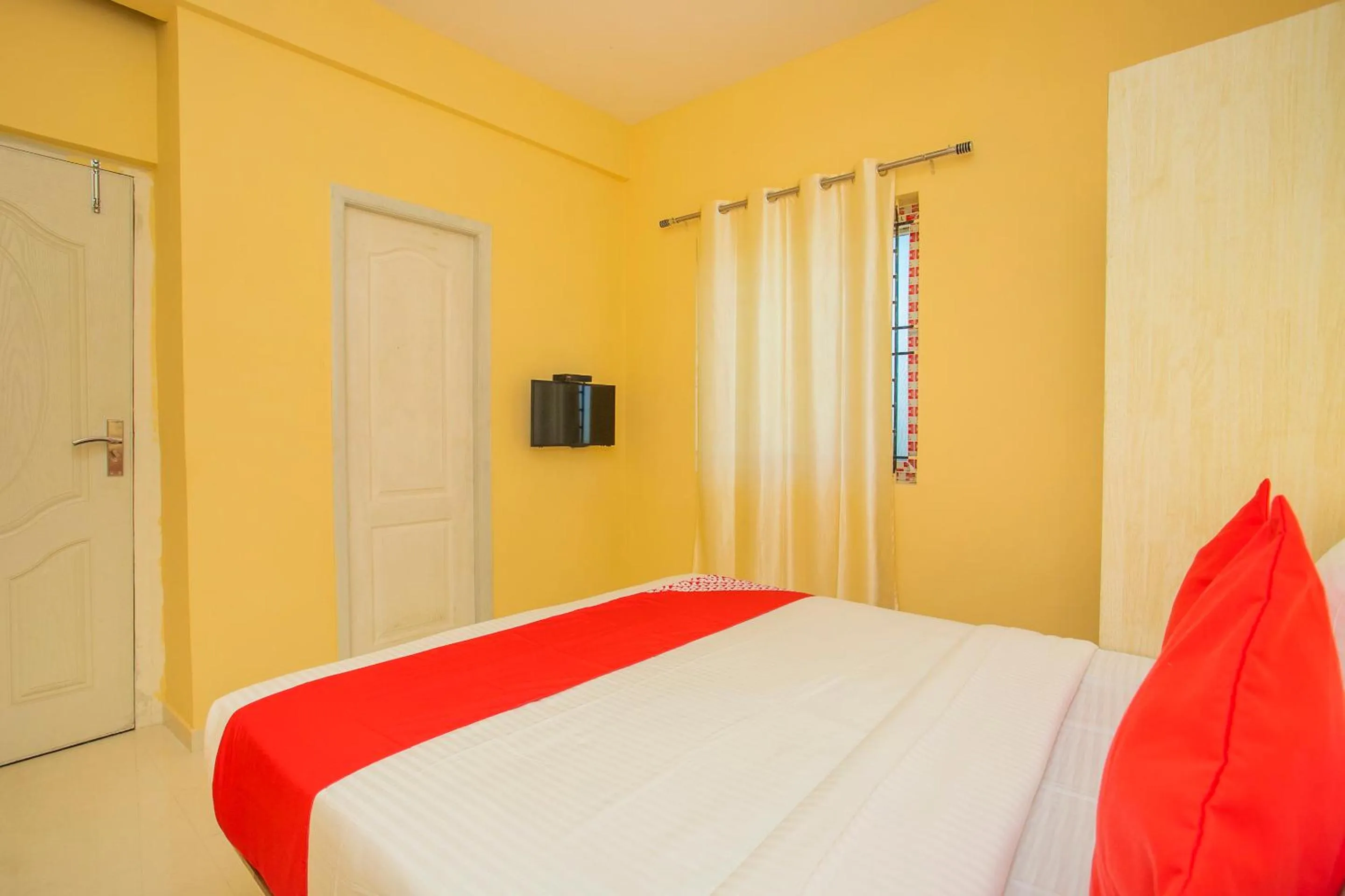 Bedroom, Bed in Hotel O Varcity Emerald Near Ragigudda Sri Prasanna Anjaneyaswamy Temple