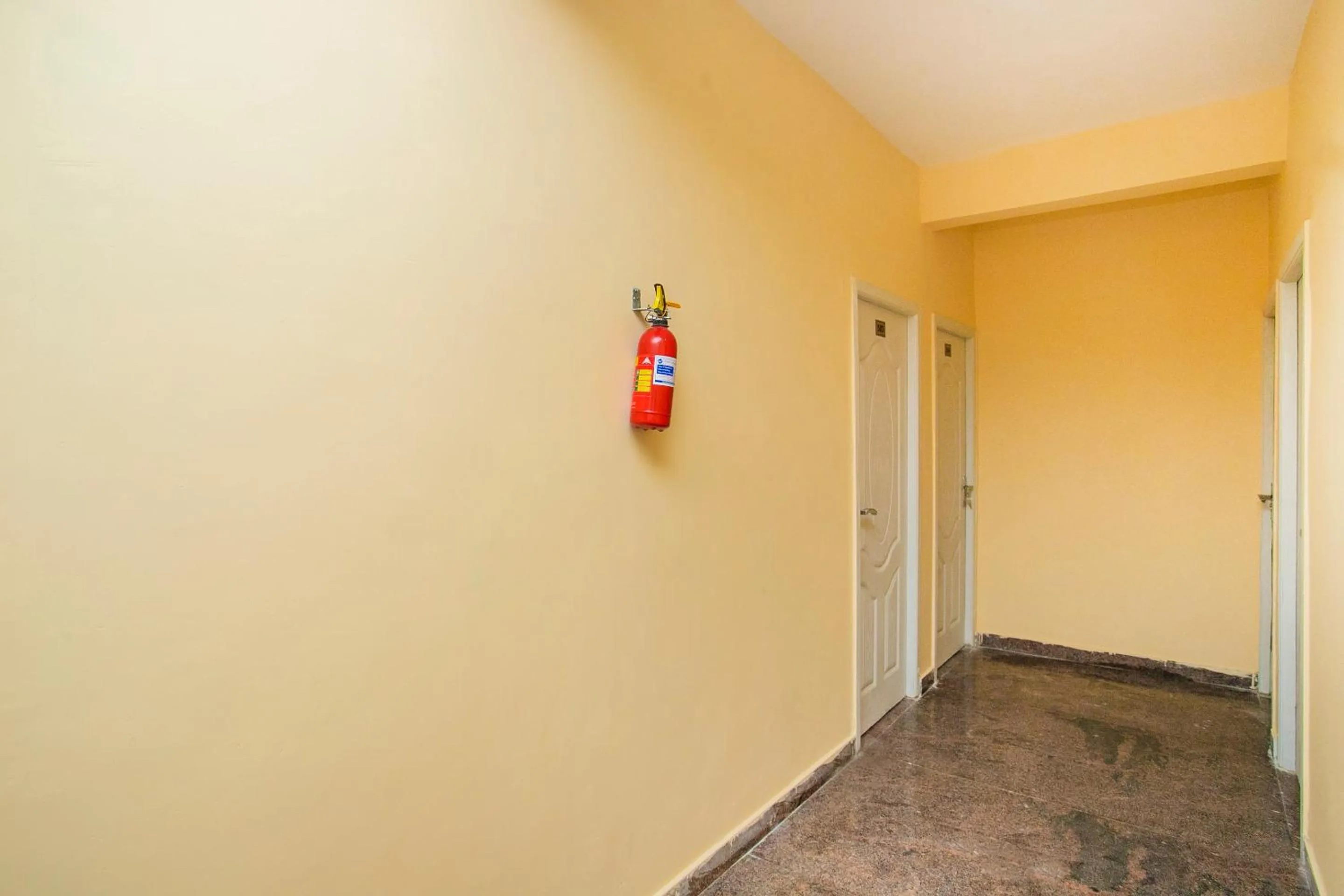 Lobby or reception in Hotel O Varcity Emerald Near Ragigudda Sri Prasanna Anjaneyaswamy Temple