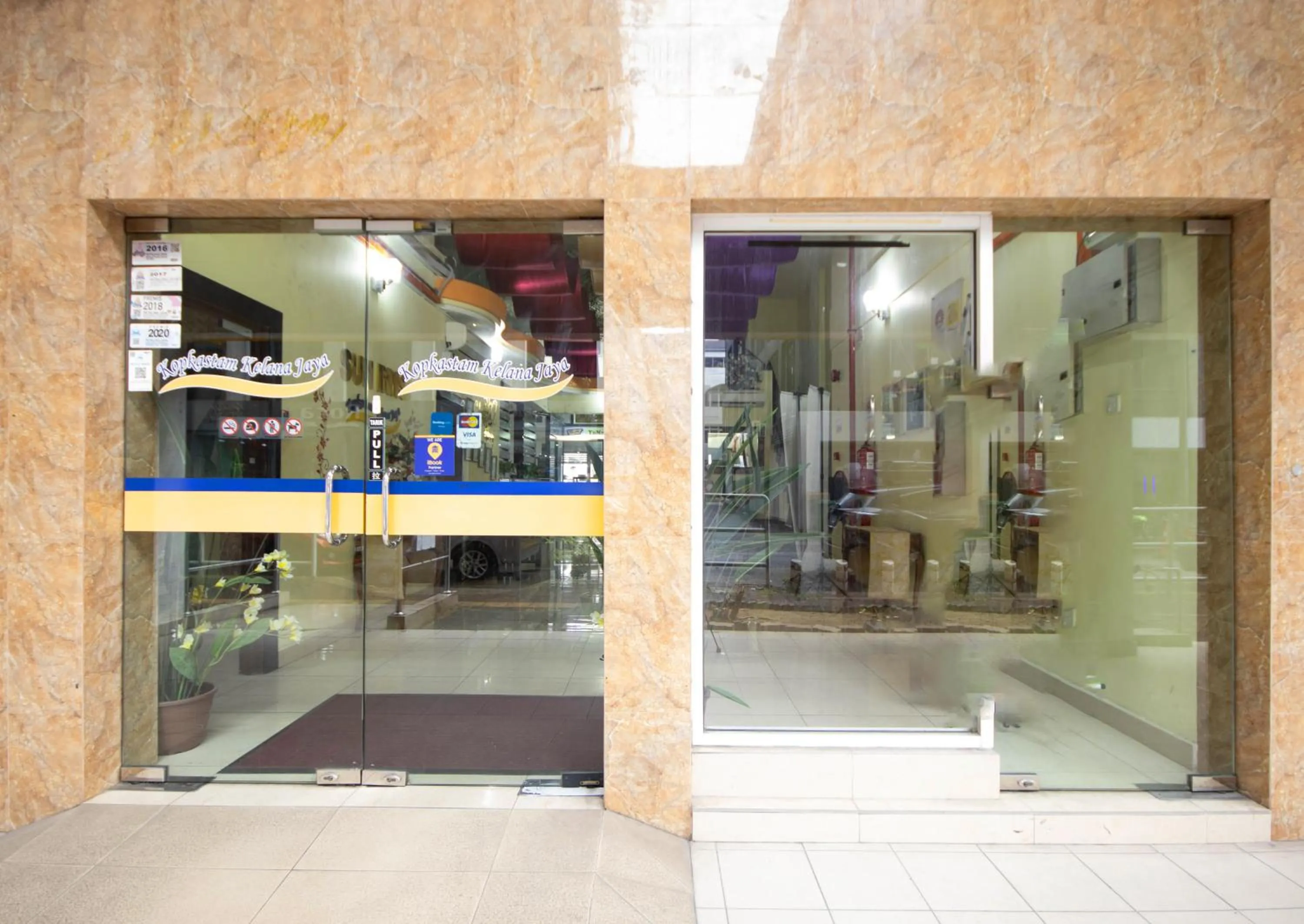 Property building in Sun Inns Hotel KopKastam Kelana Jaya