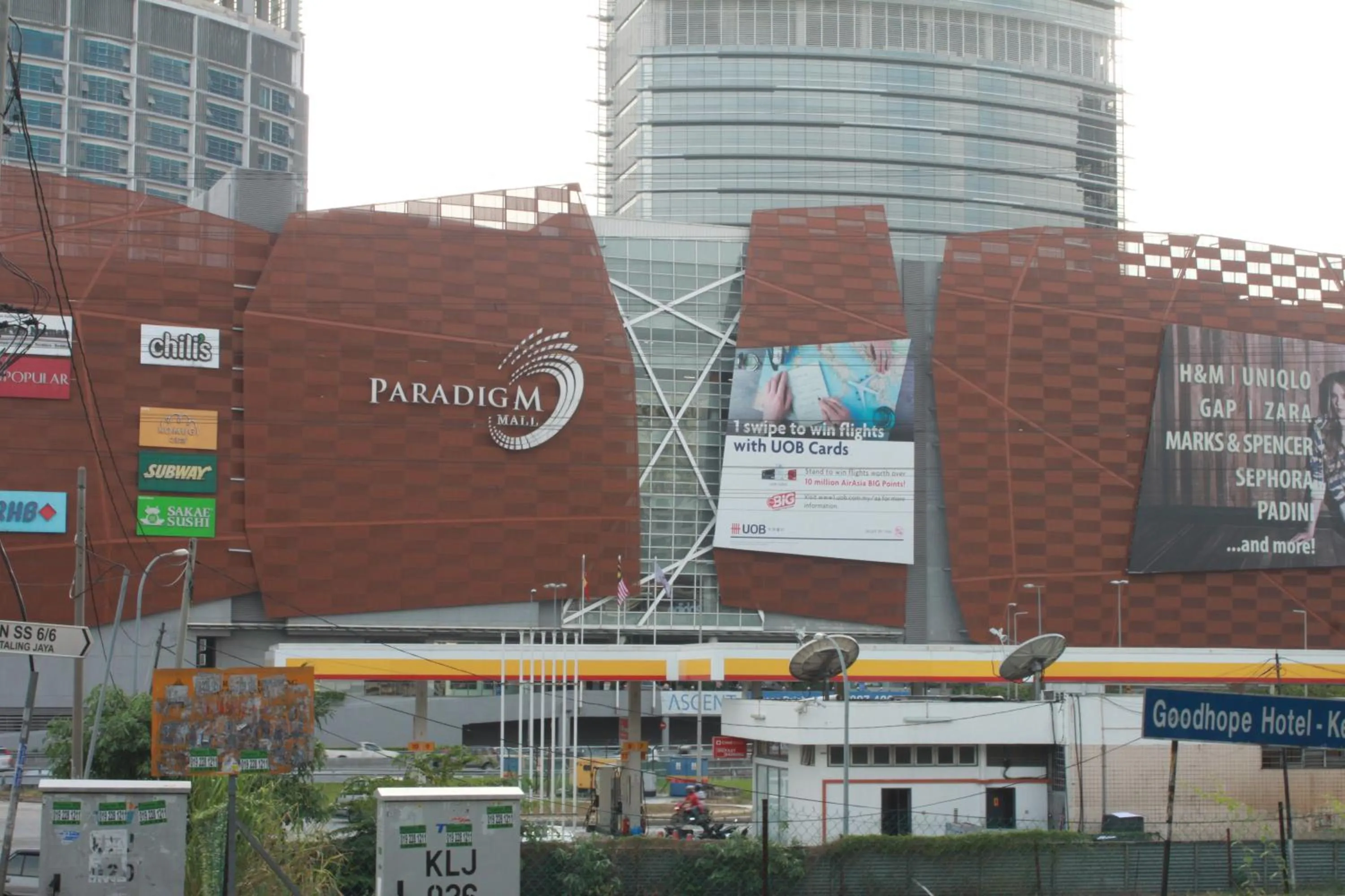 Shopping Area in Sun Inns Hotel KopKastam Kelana Jaya