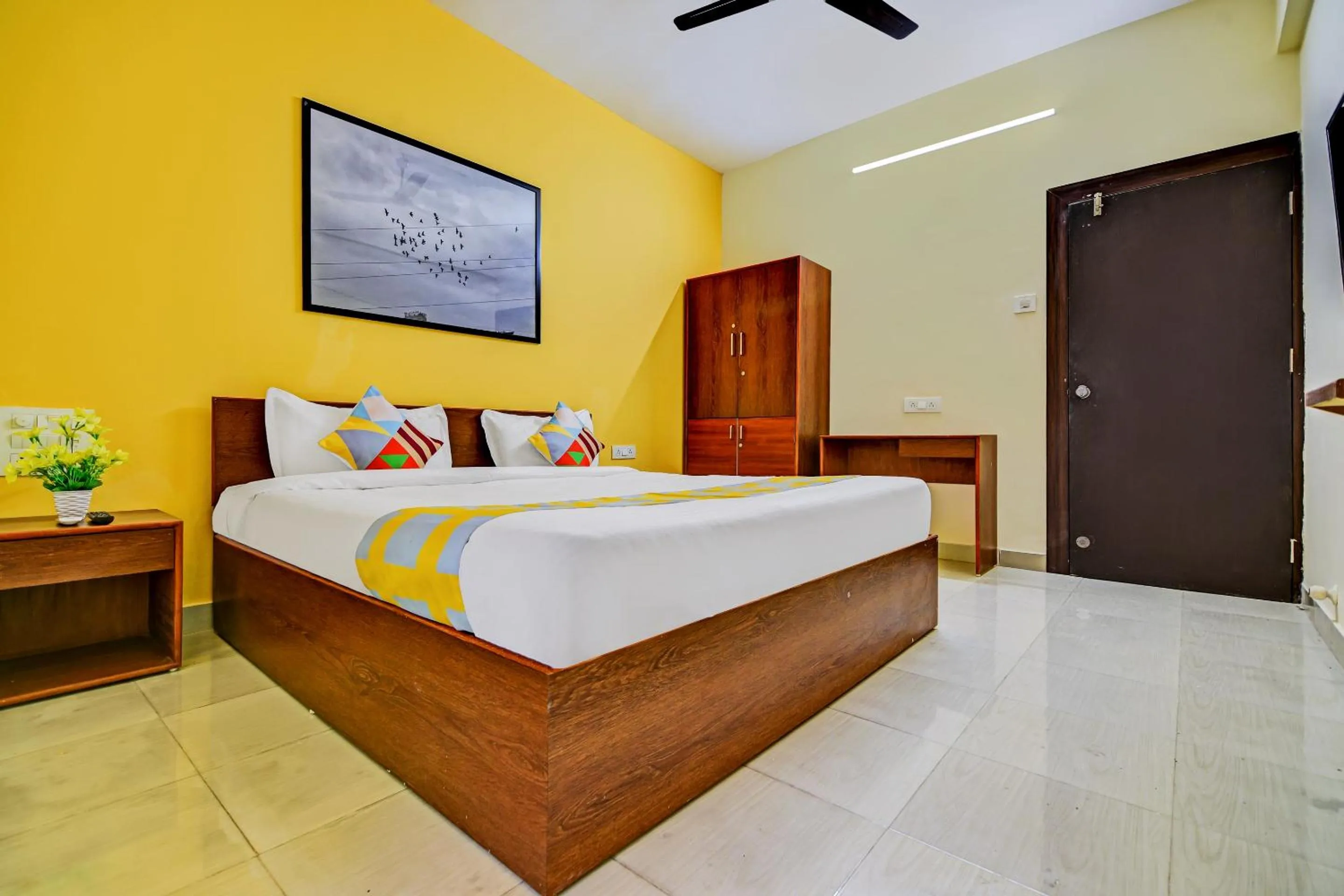 Bedroom, Bed in Super Hotel O Saiinn