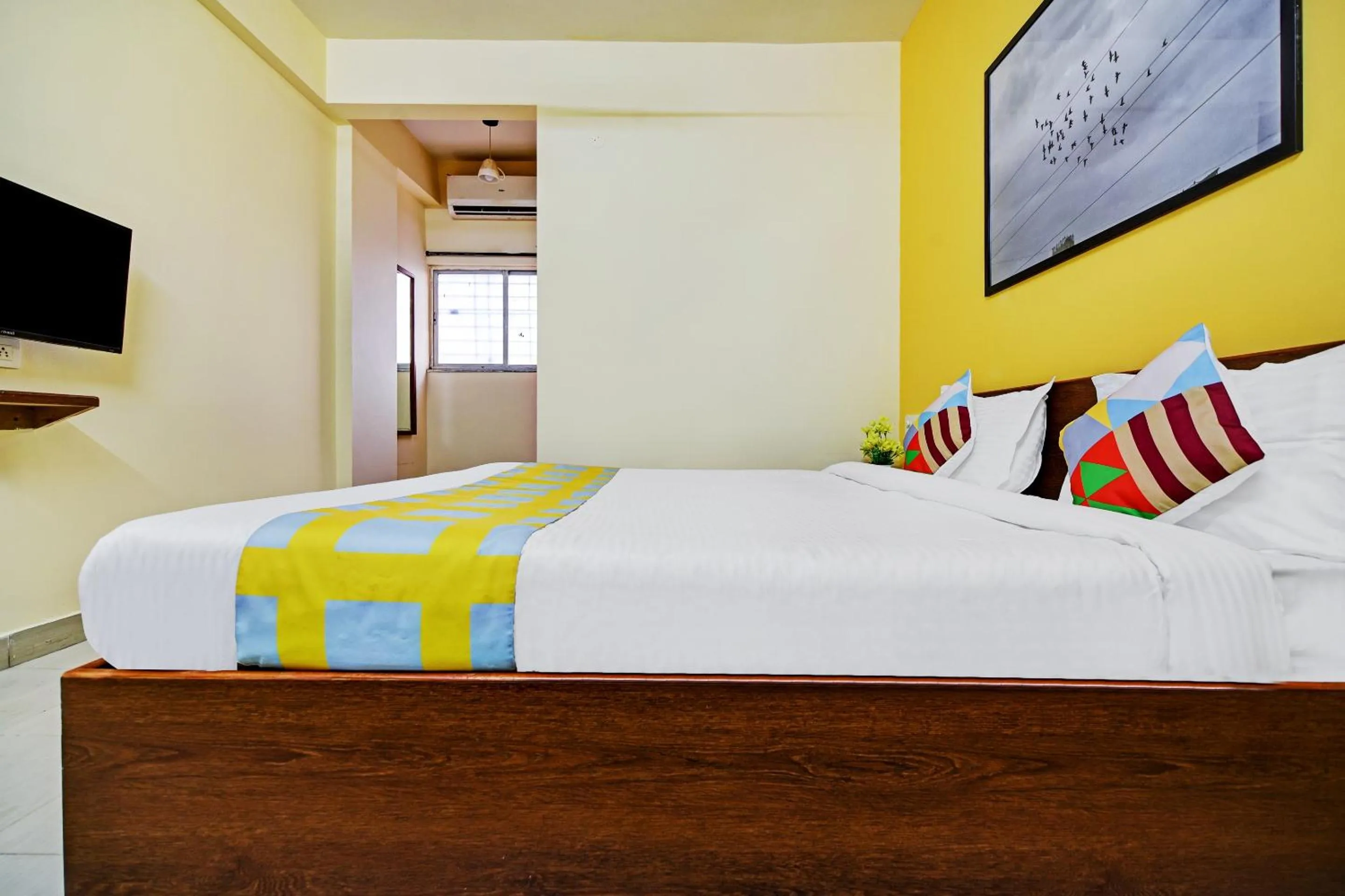 Bedroom, Bed in Super Hotel O Saiinn