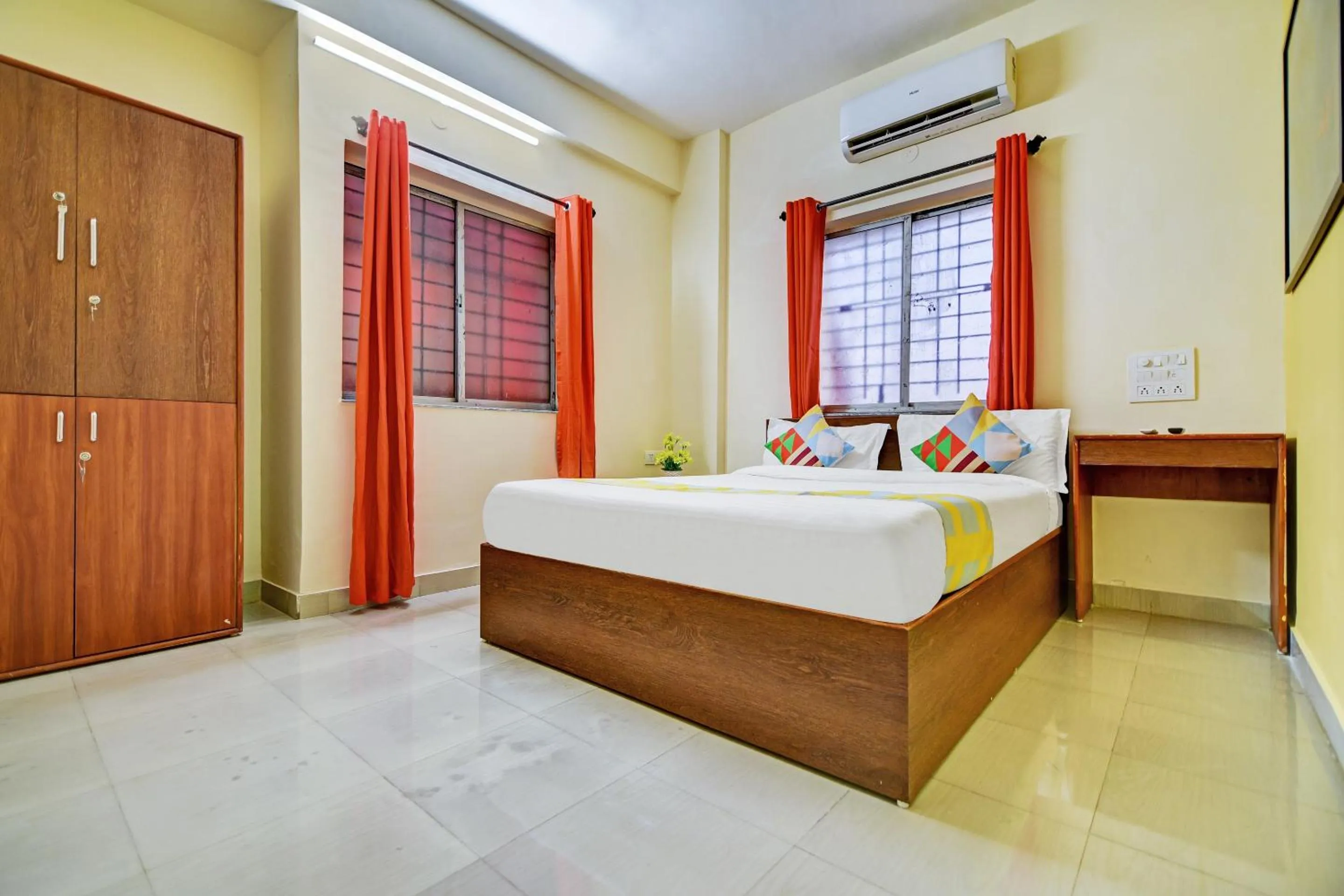 Bedroom, Bed in Super Hotel O Saiinn