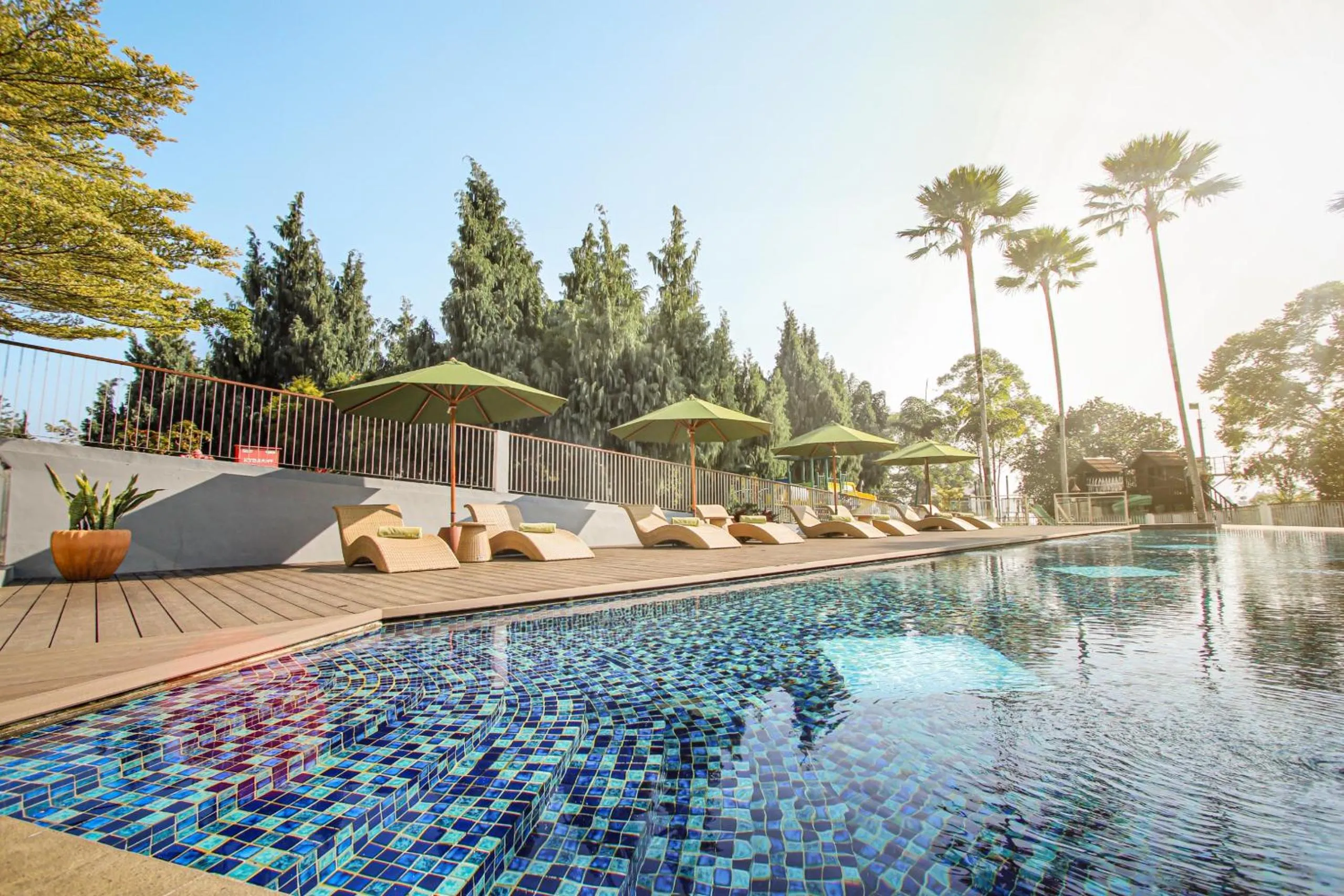 Swimming pool in Pesona Alam Resort & Spa