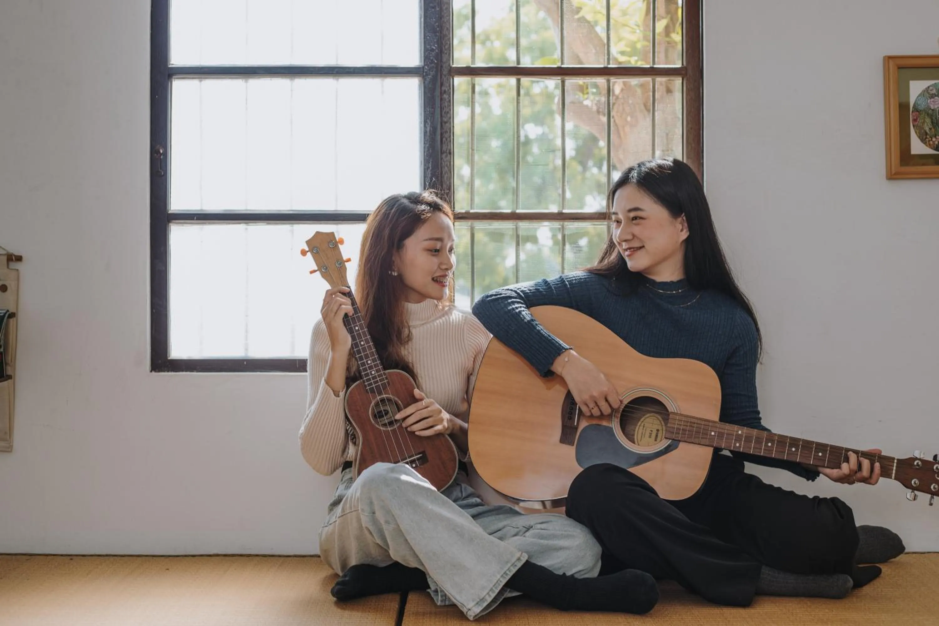 Communal lounge/ TV room in T-Life Hostel