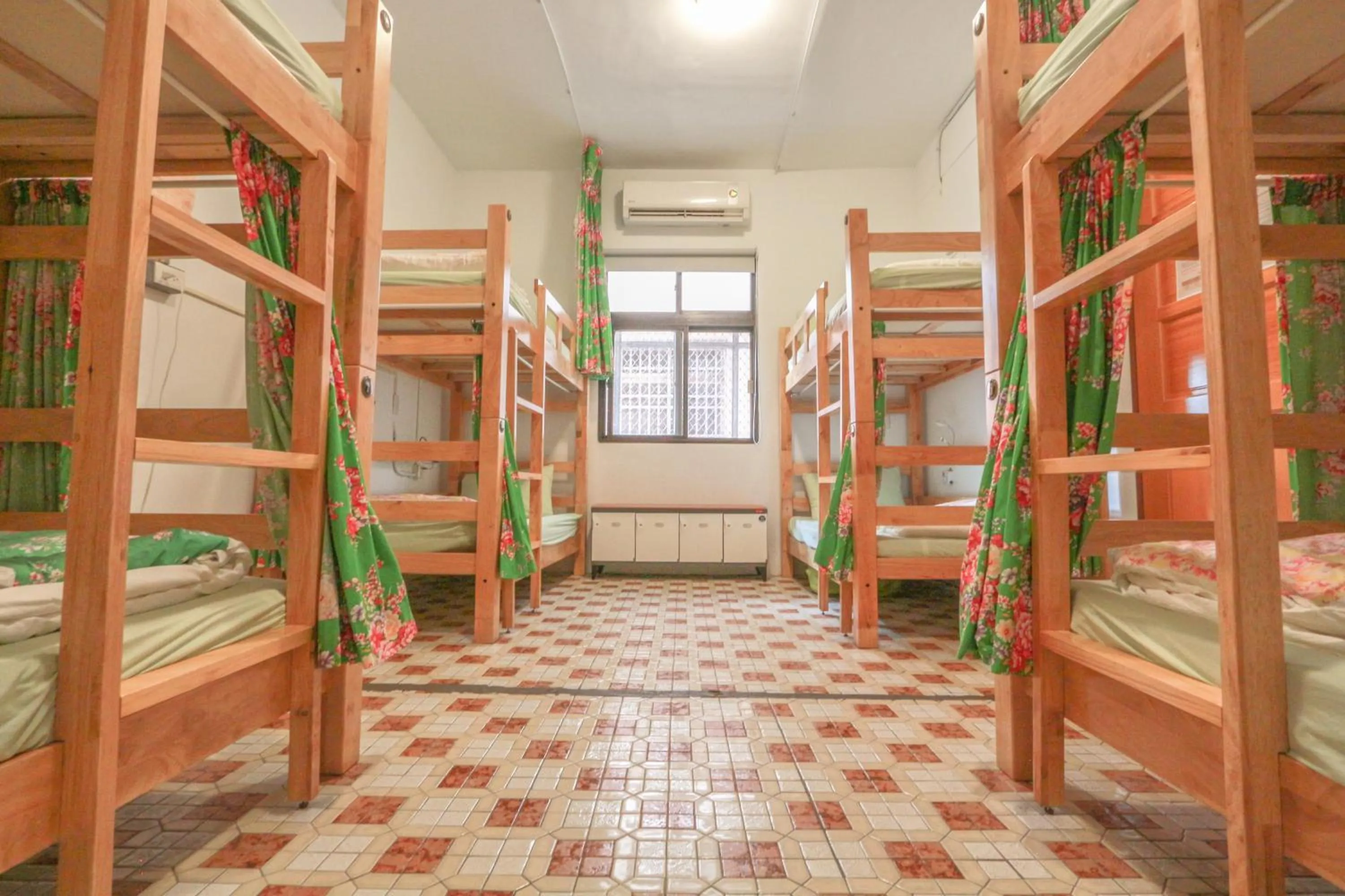 bunk bed, Bed in T-Life Hostel