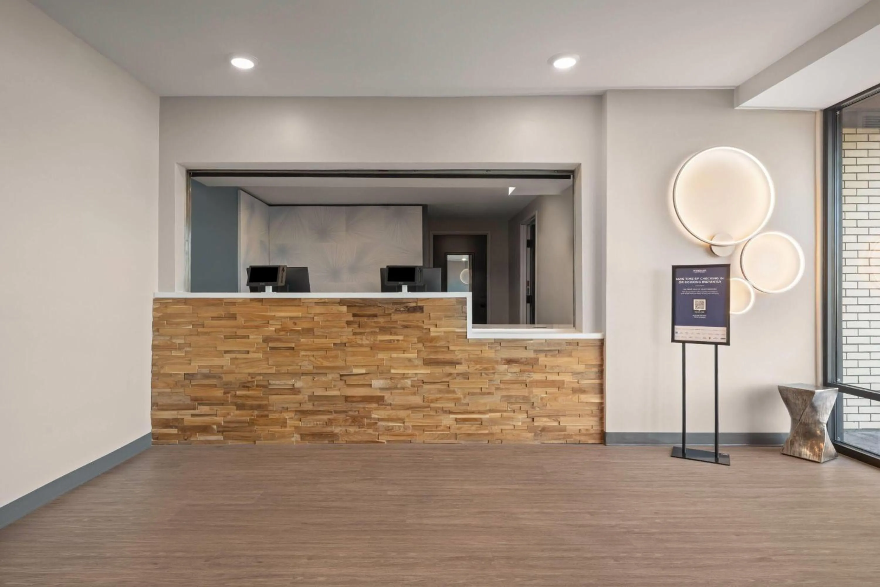 Lobby or reception in ECHO Suites Extended Stay by Wyndham Johnson City Medical CR