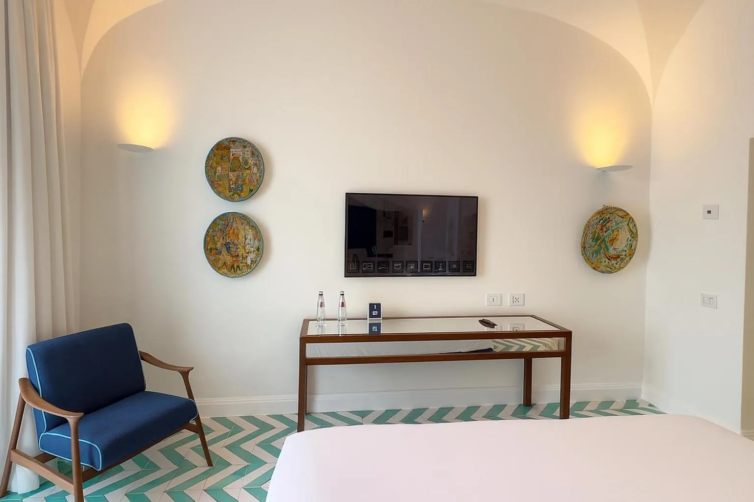 Photo of the whole room, Bed in Grand Hotel Europa Palace Sorrento