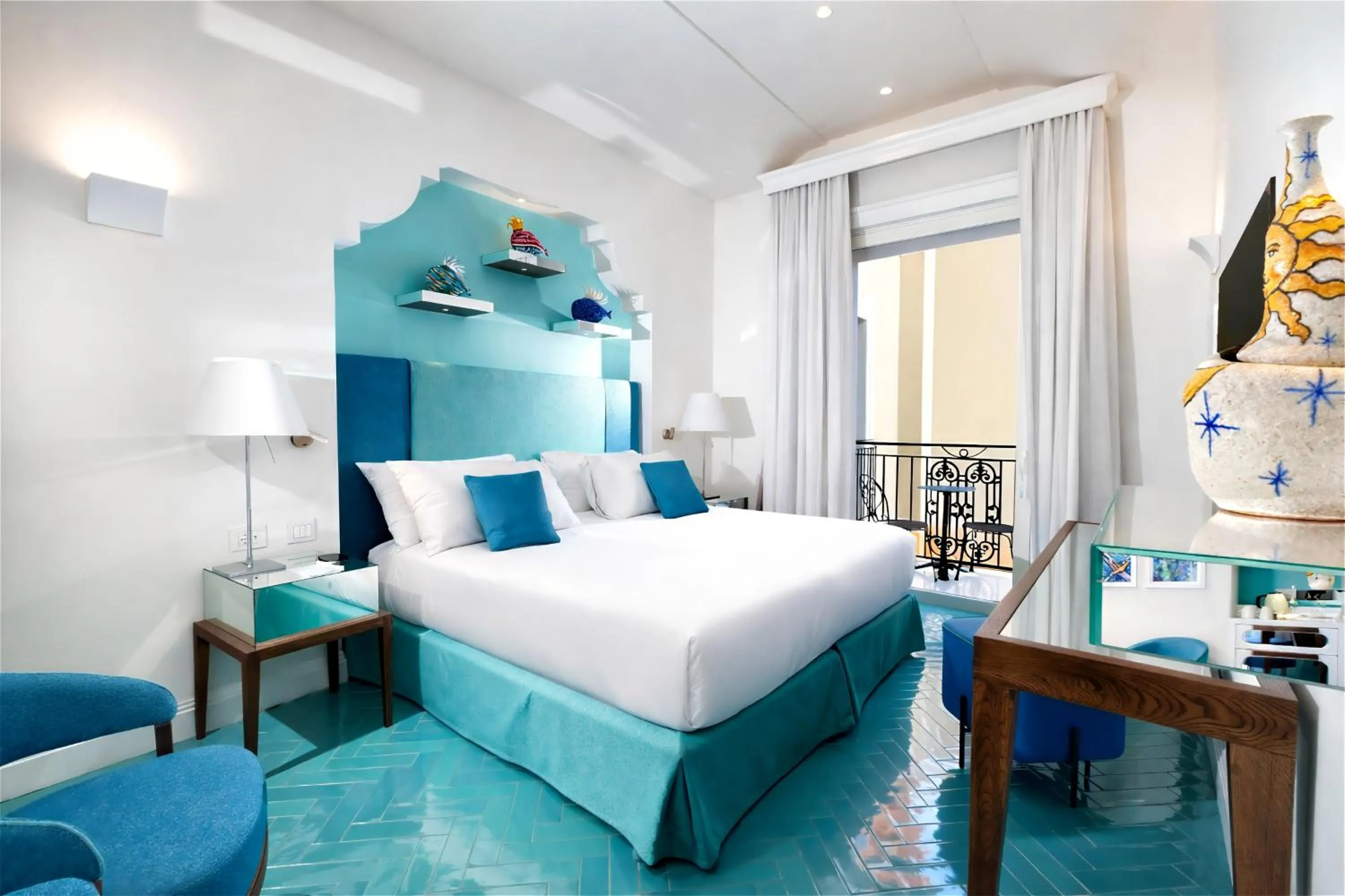 Bedroom, Bed in Grand Hotel Europa Palace Sorrento