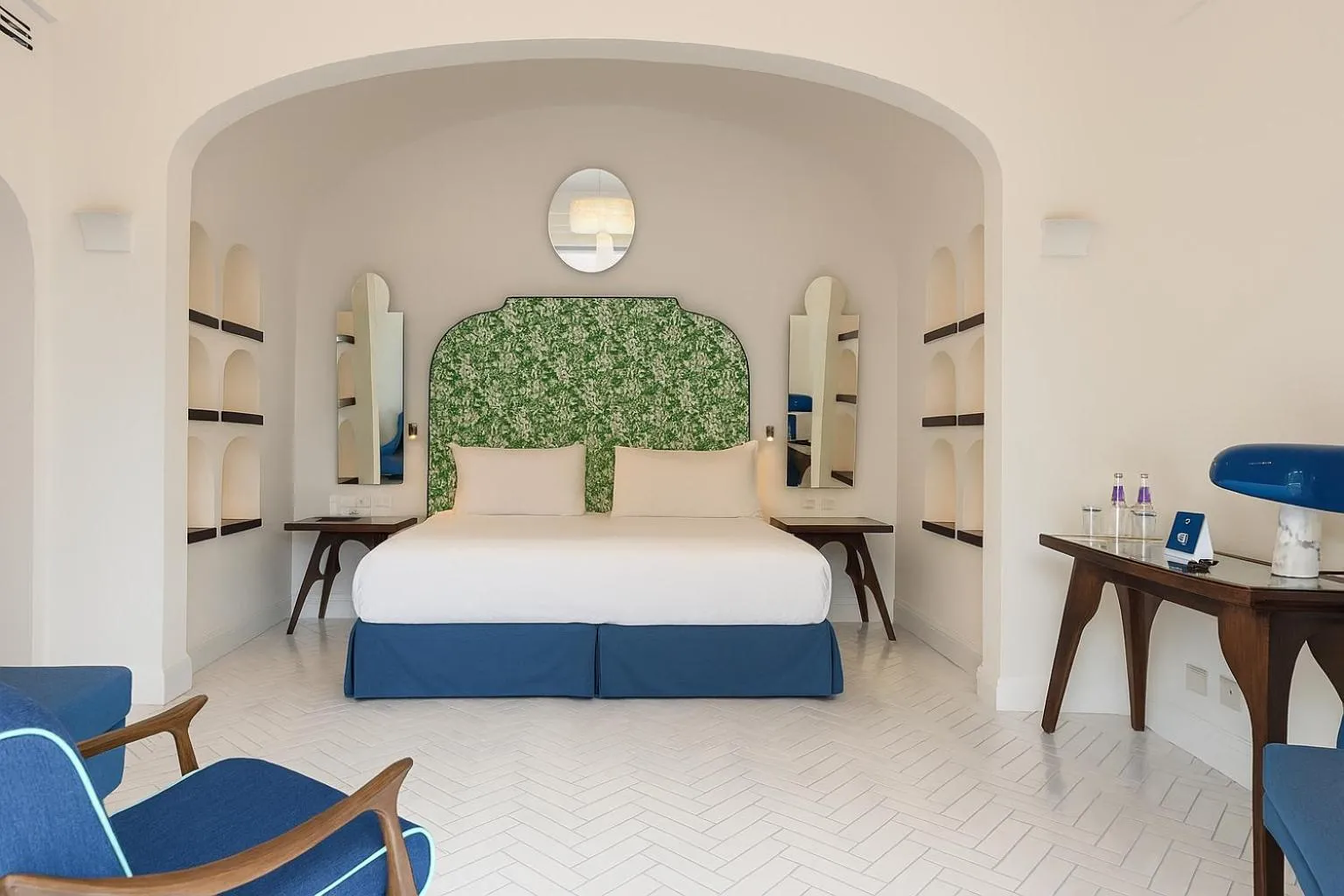 Photo of the whole room, Bed in Grand Hotel Europa Palace Sorrento