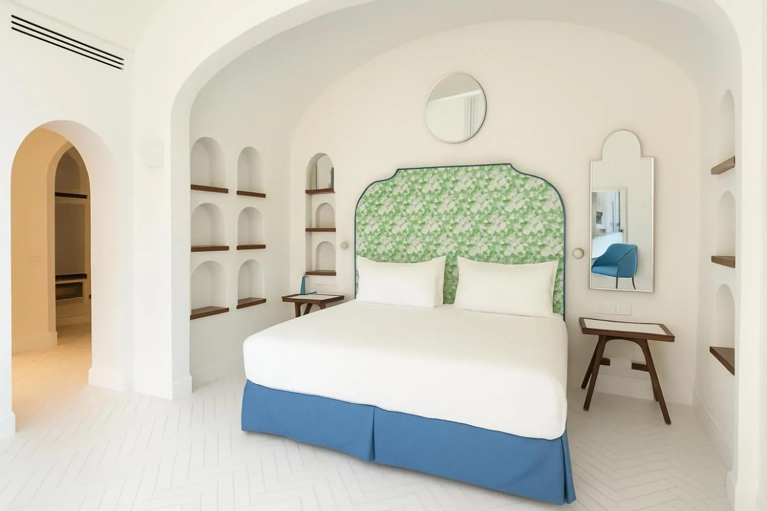 Photo of the whole room, Bed in Grand Hotel Europa Palace Sorrento