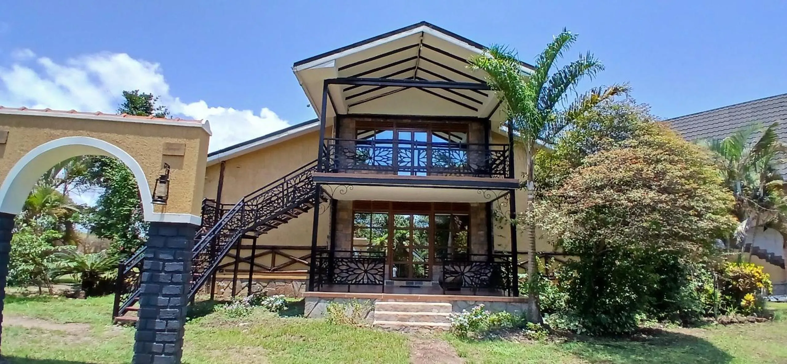 Garden view in Explorer Resort & Marina