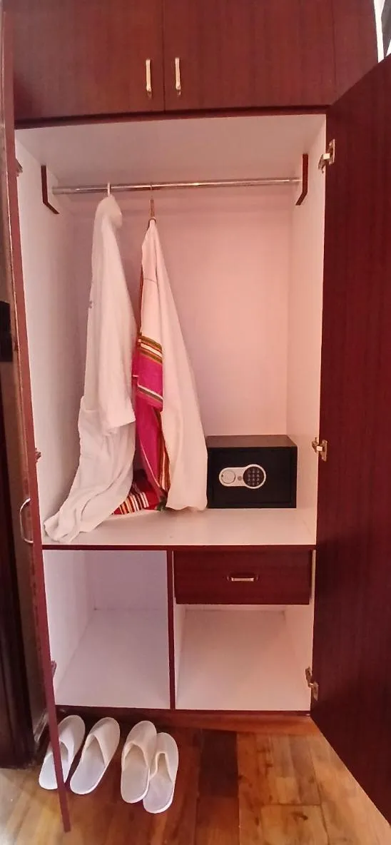 safe in Explorer Resort & Marina