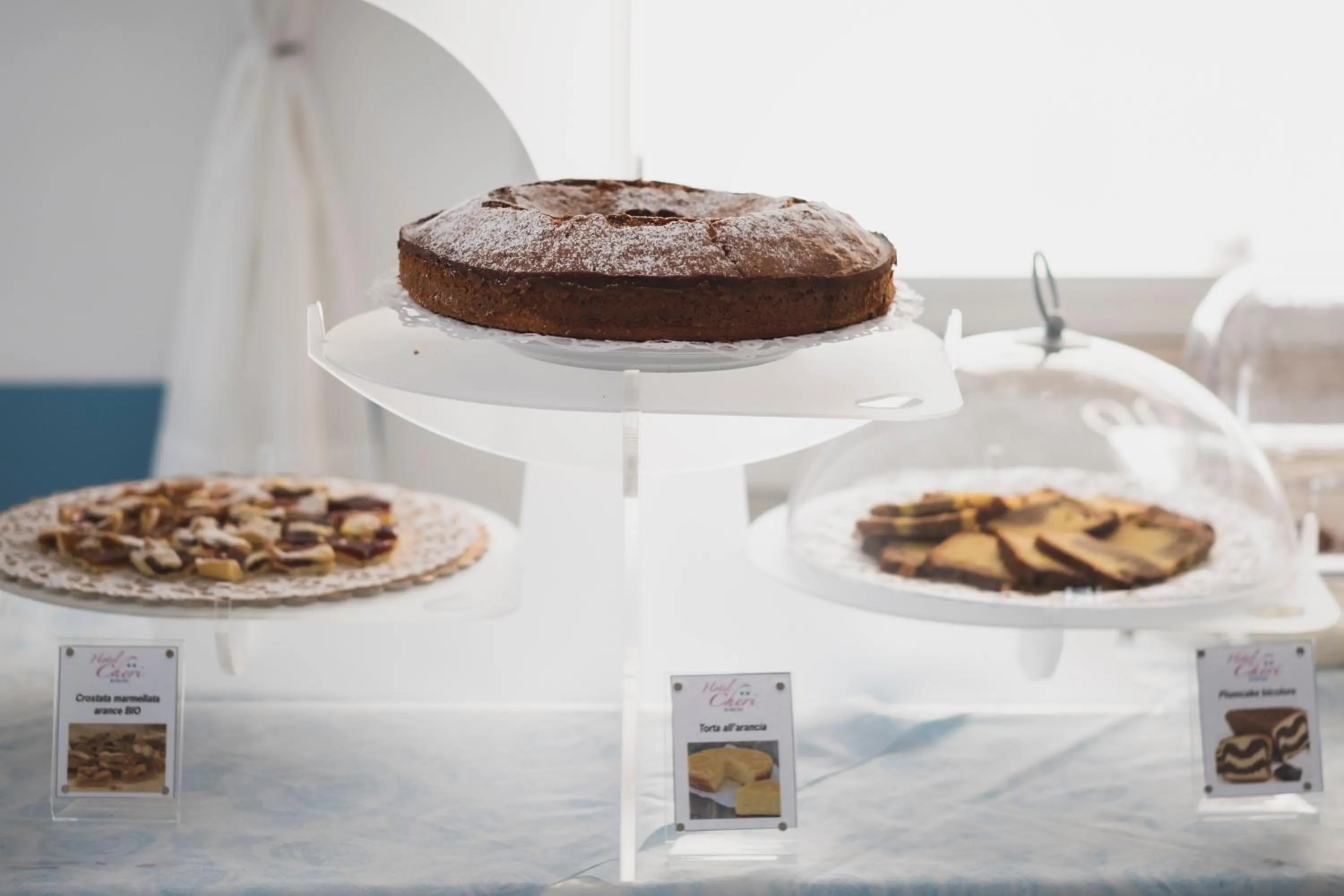 Food and drinks in Hotel Cheri