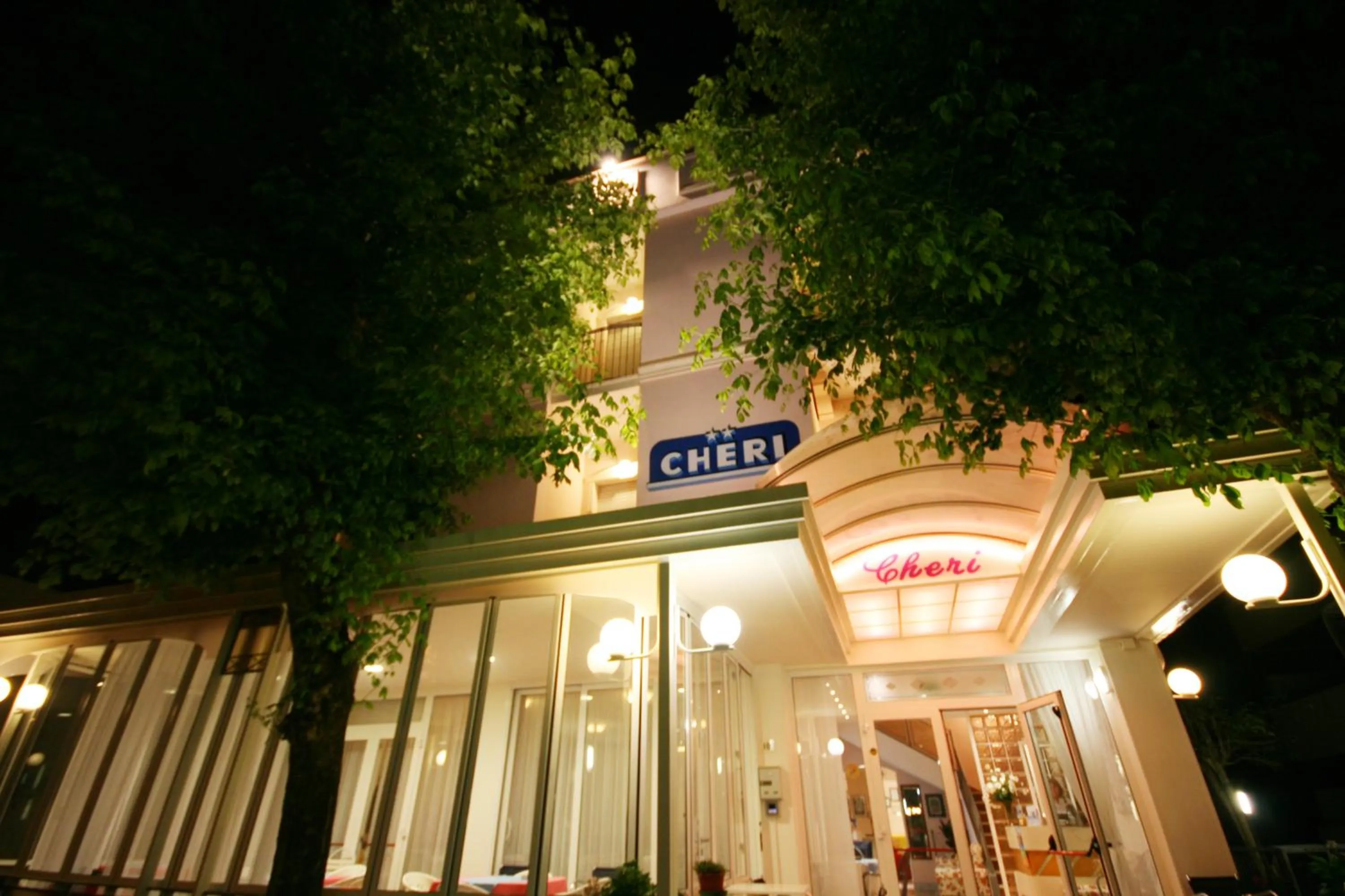Facade/entrance in Hotel Cheri