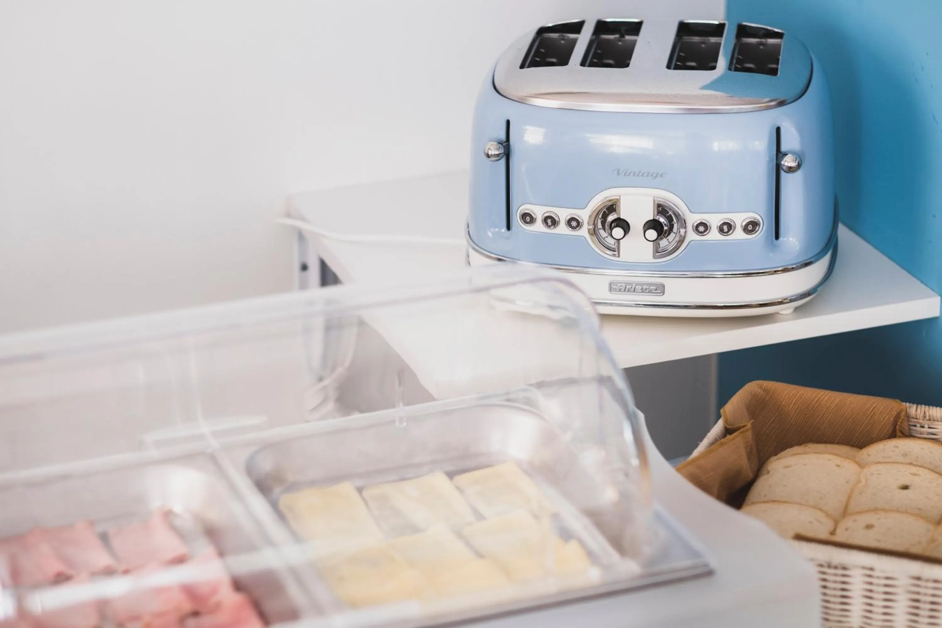 Food and drinks in Hotel Cheri