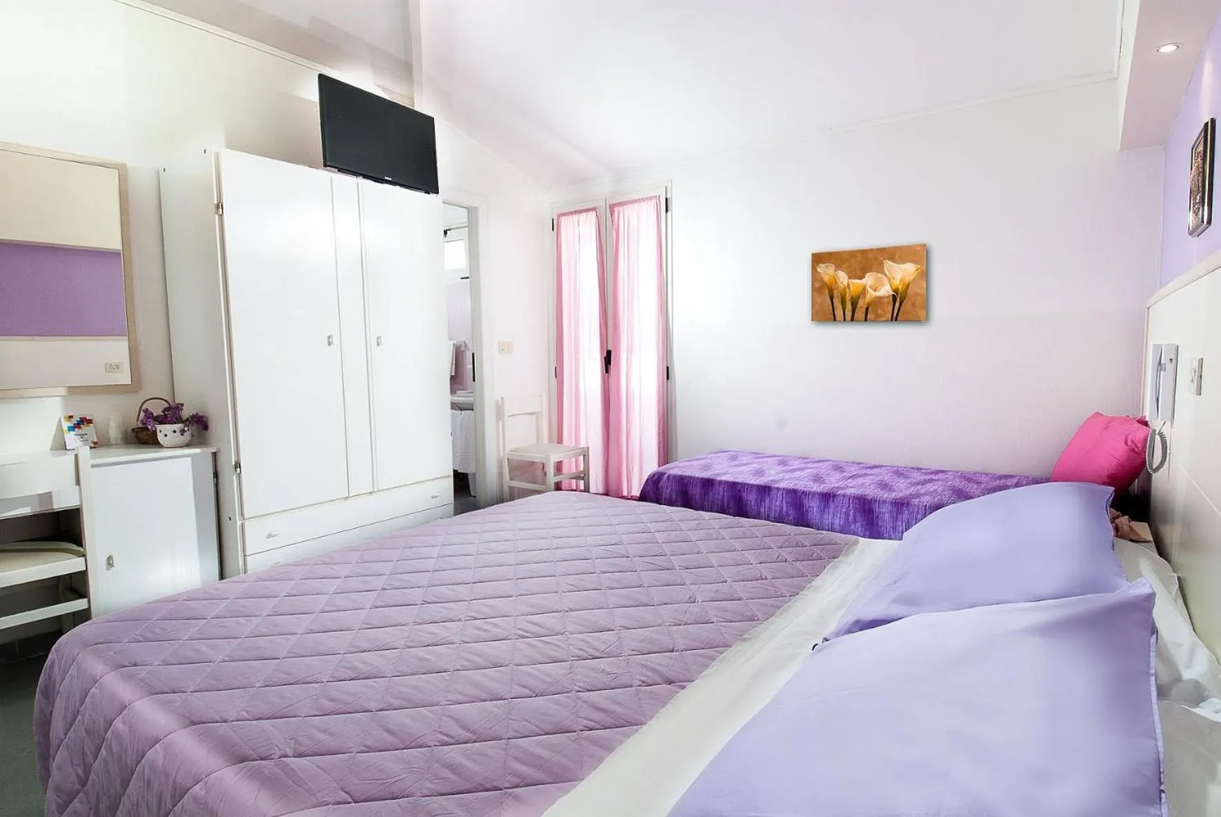 Photo of the whole room, Bed in Hotel Cheri