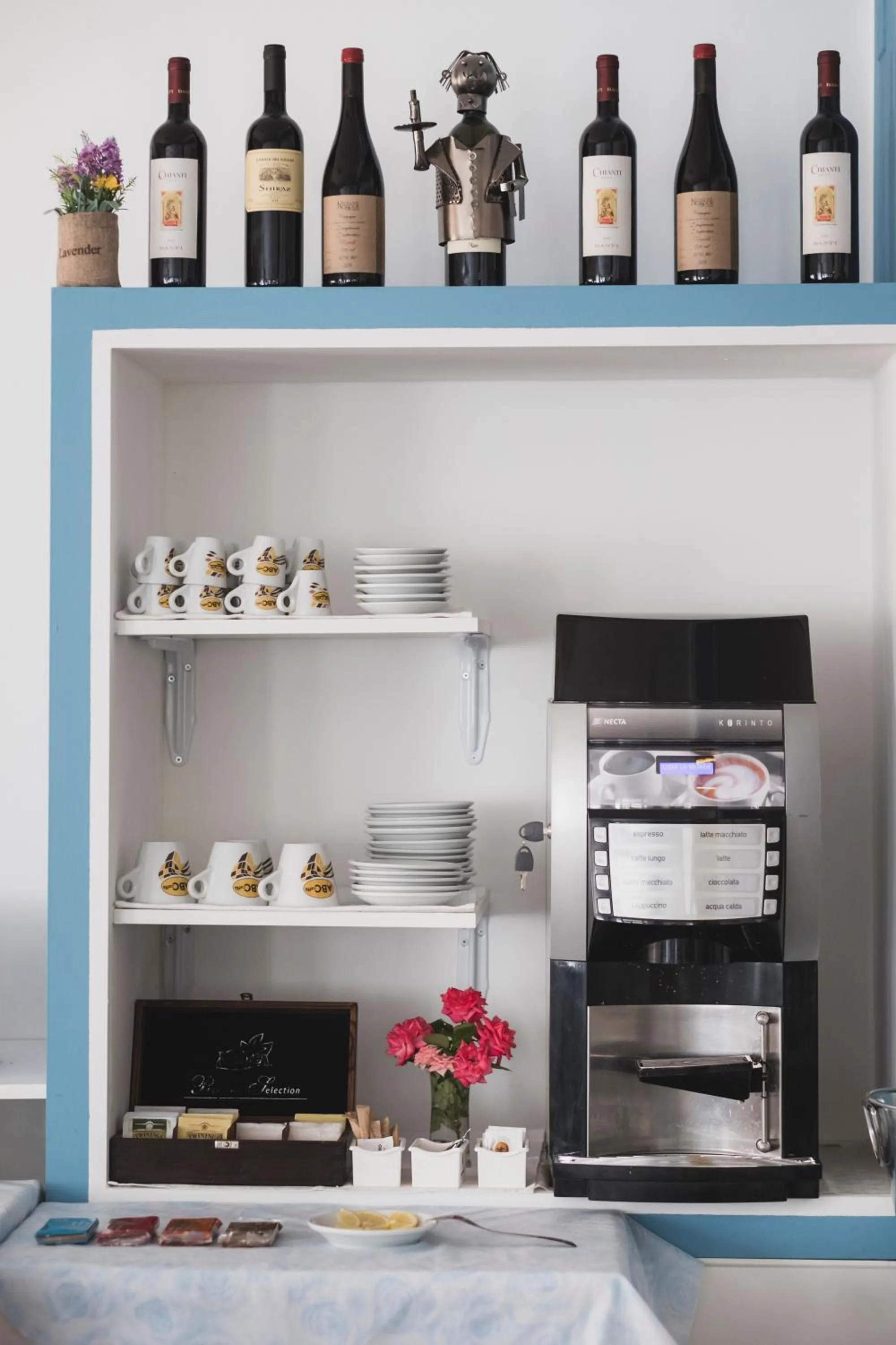 Continental breakfast in Hotel Cheri