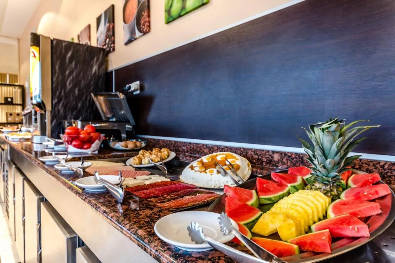 Food in Alcalá Plaza