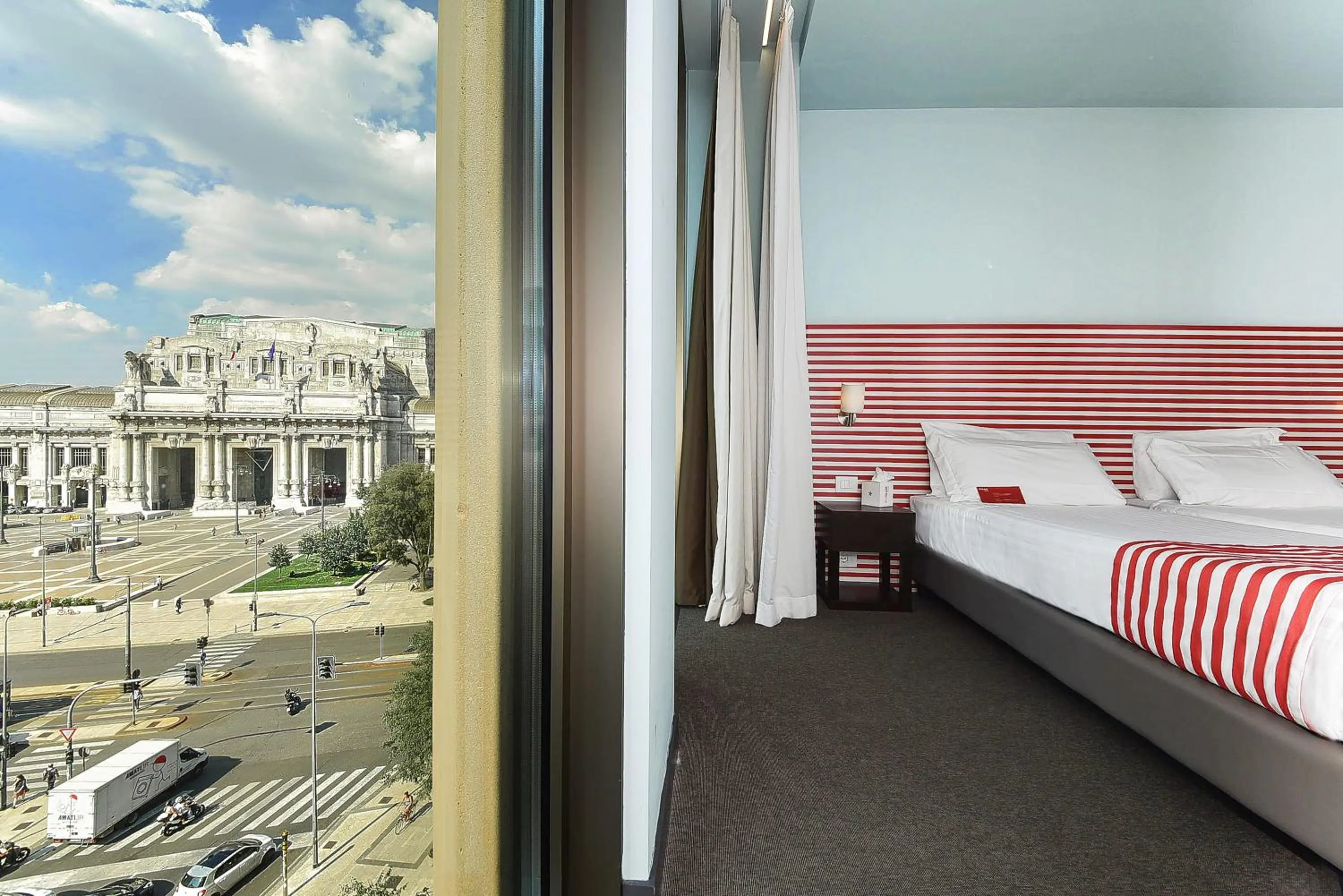 Landmark view, Bed in Glam Milano