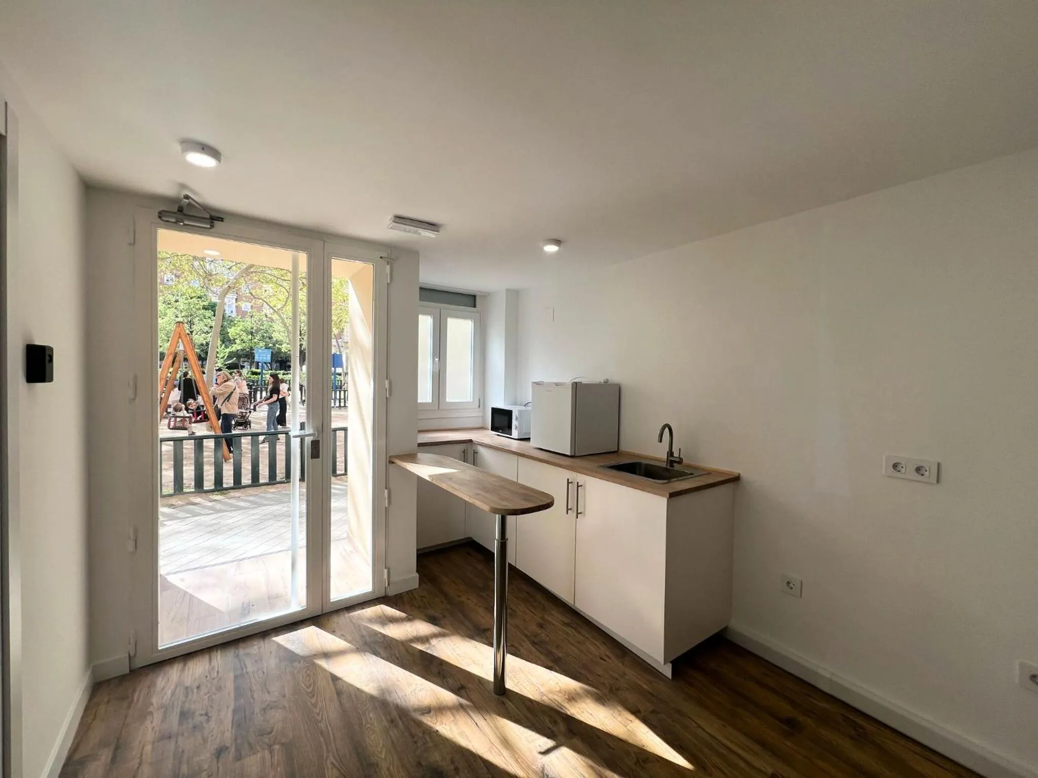 Communal kitchen in Hostal Bernabeu