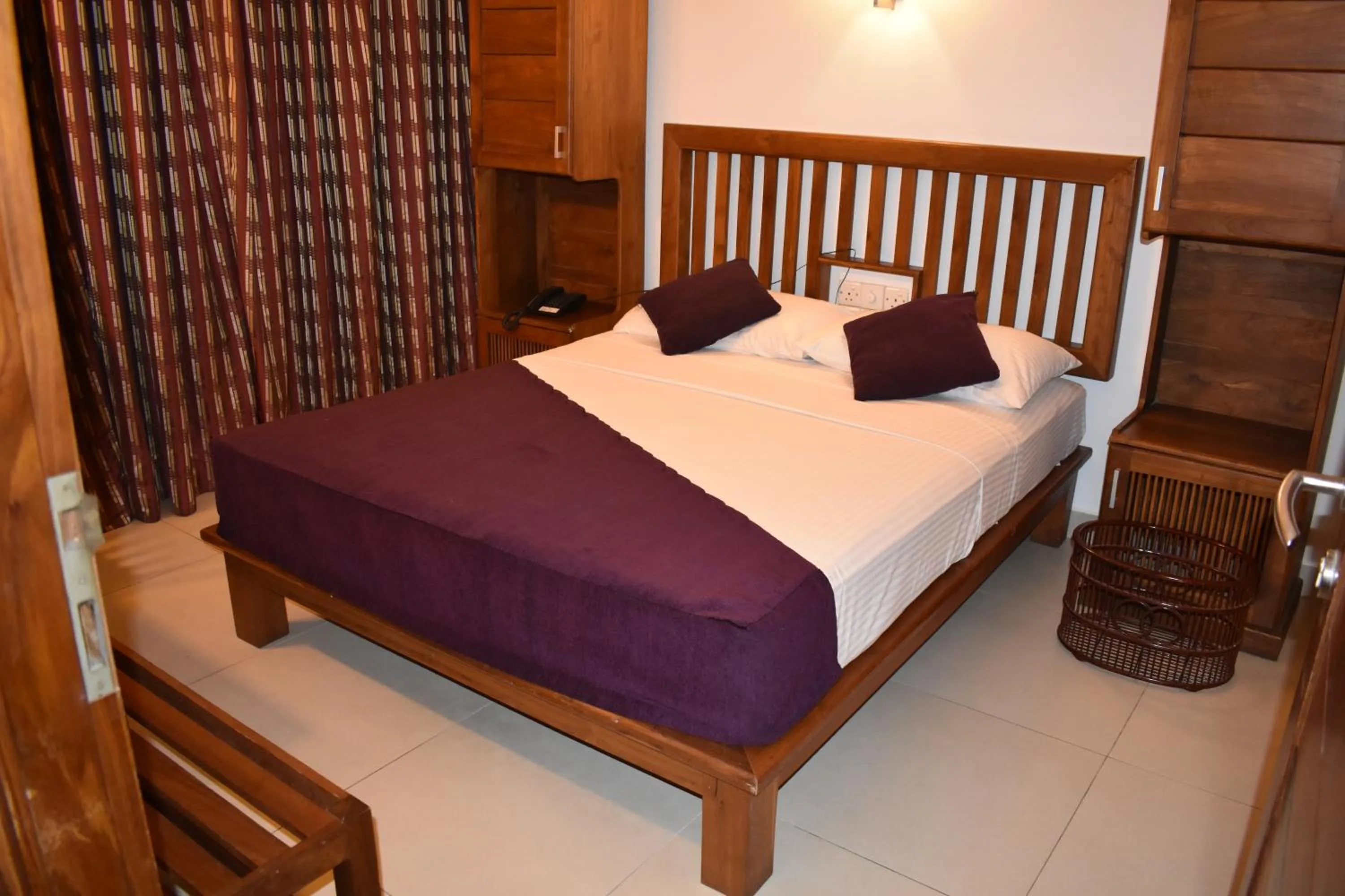 Photo of the whole room, Bed in Port View City Hotel