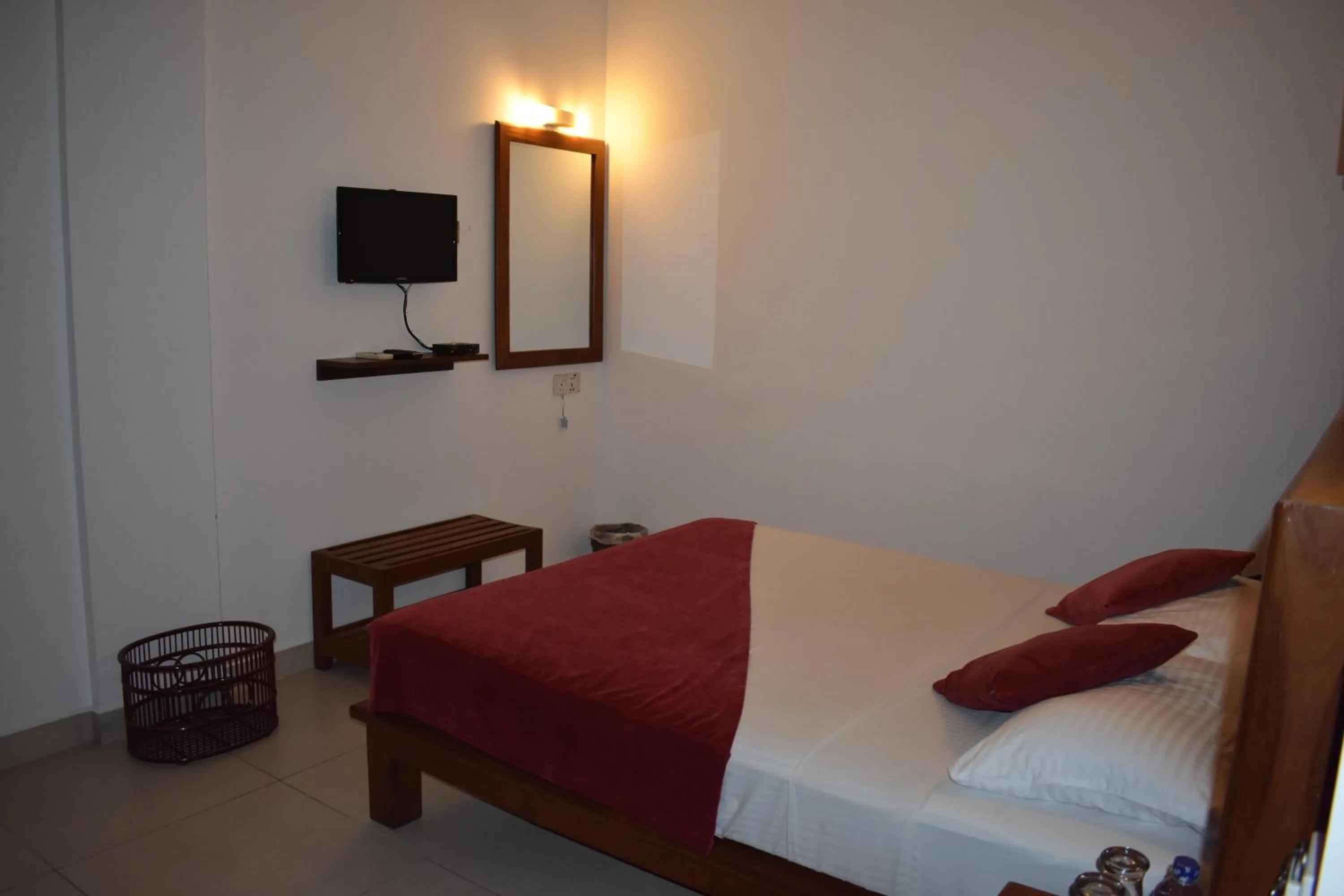 Photo of the whole room, Bed in Port View City Hotel