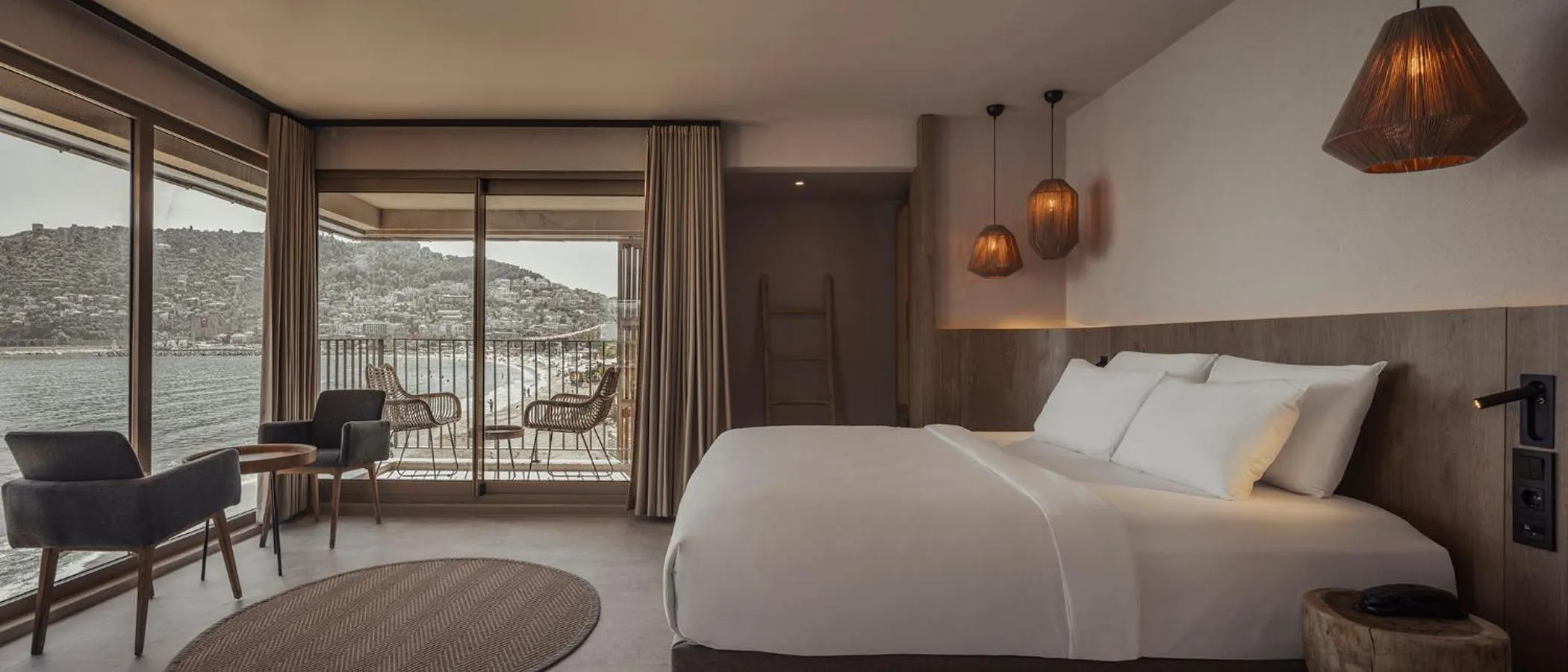 Bed in En Vie Beach Boutique Hotel - Adults Only