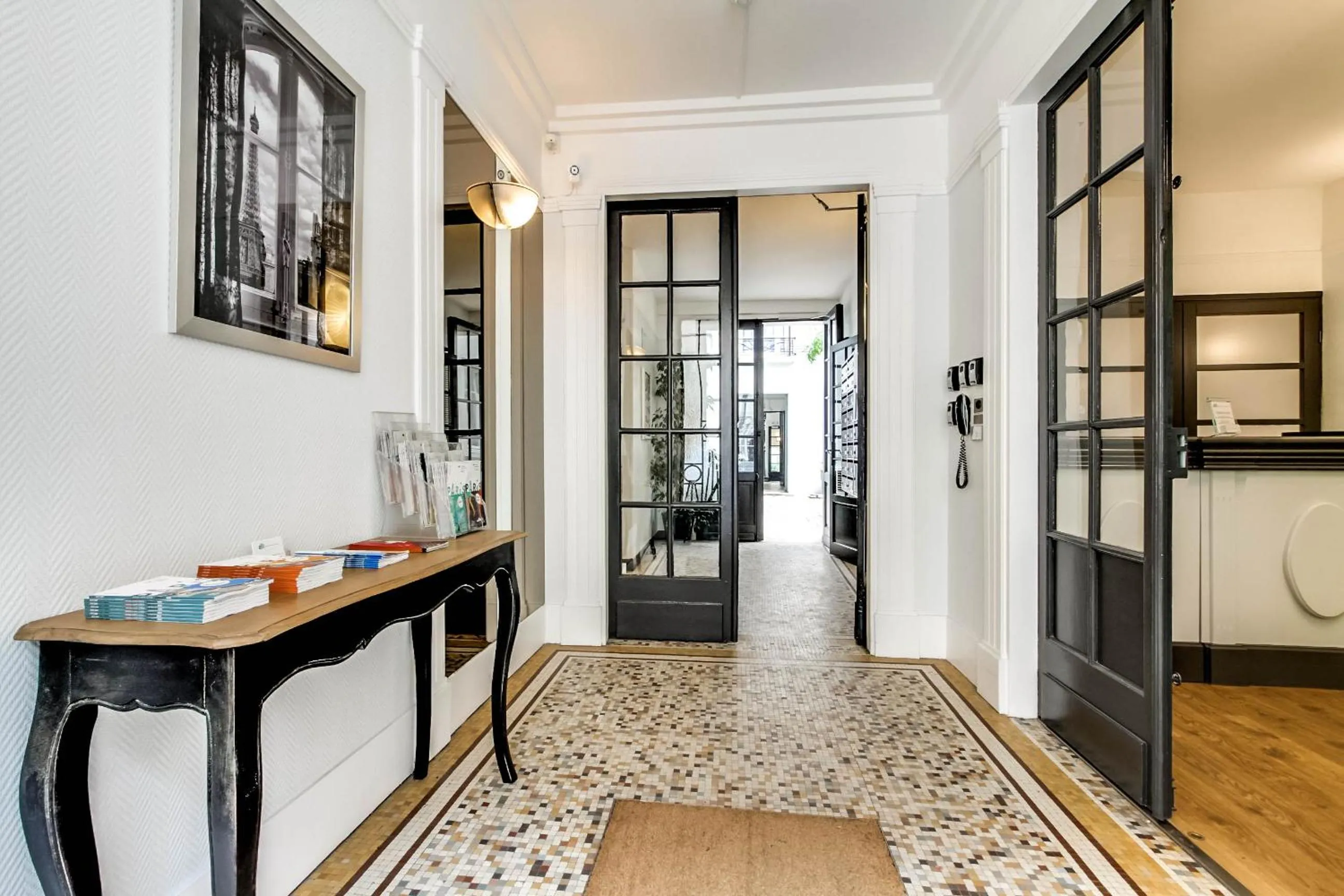 Lobby or reception in Hotel Résidence Paris Asnières