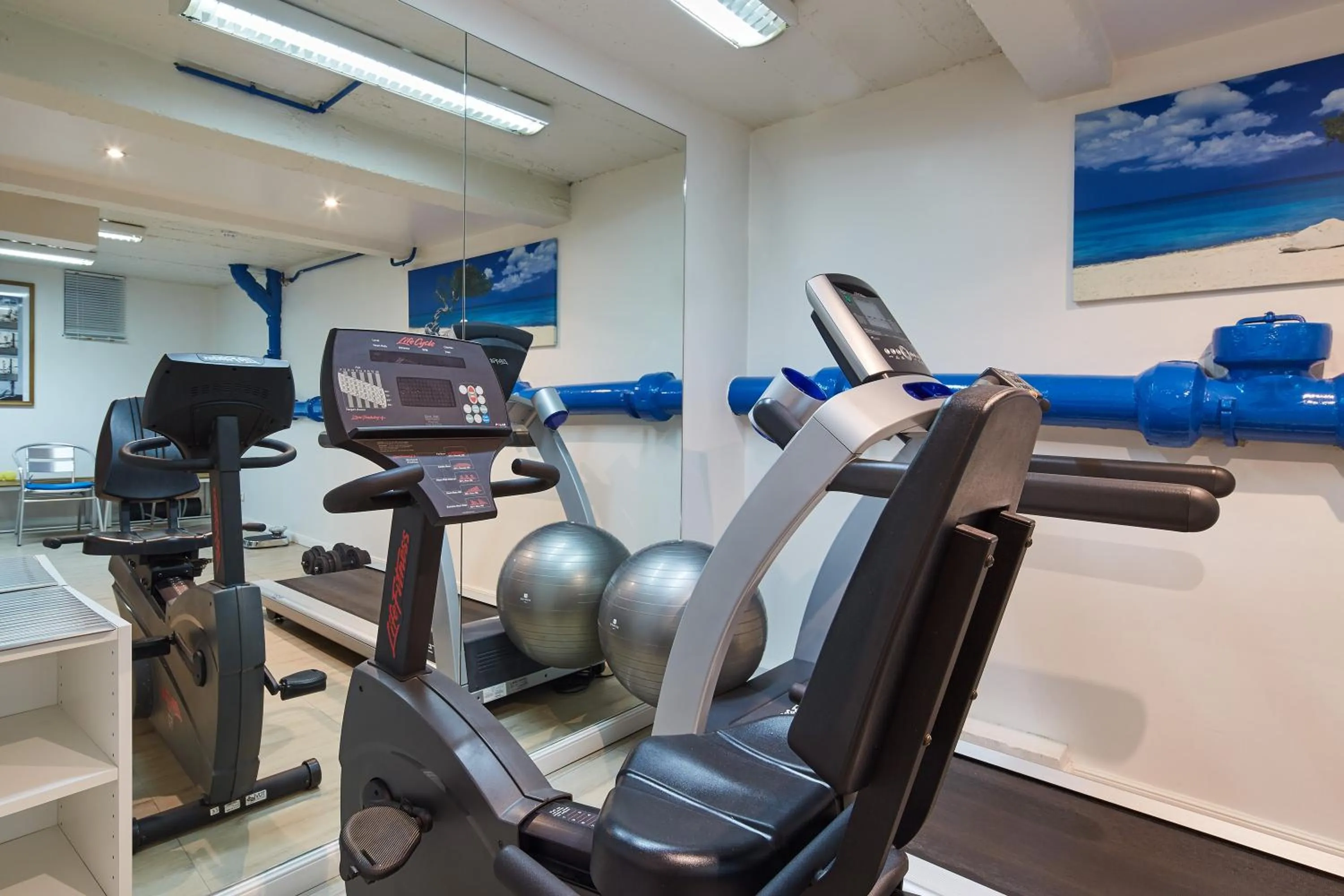 Fitness centre/facilities in Hotel Résidence Paris Asnières