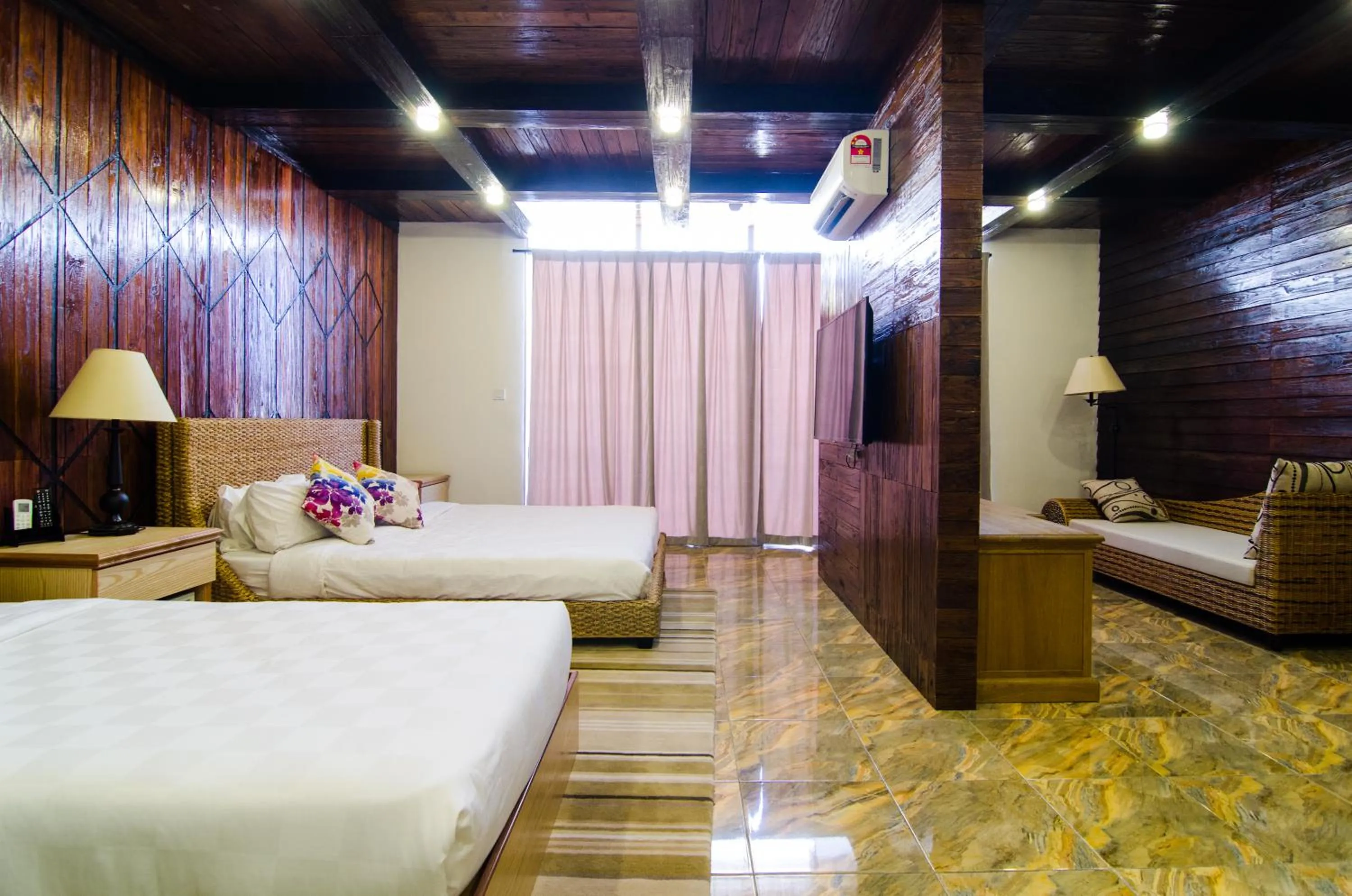 TV and multimedia, Bed in Mornington Hotel Sitiawan