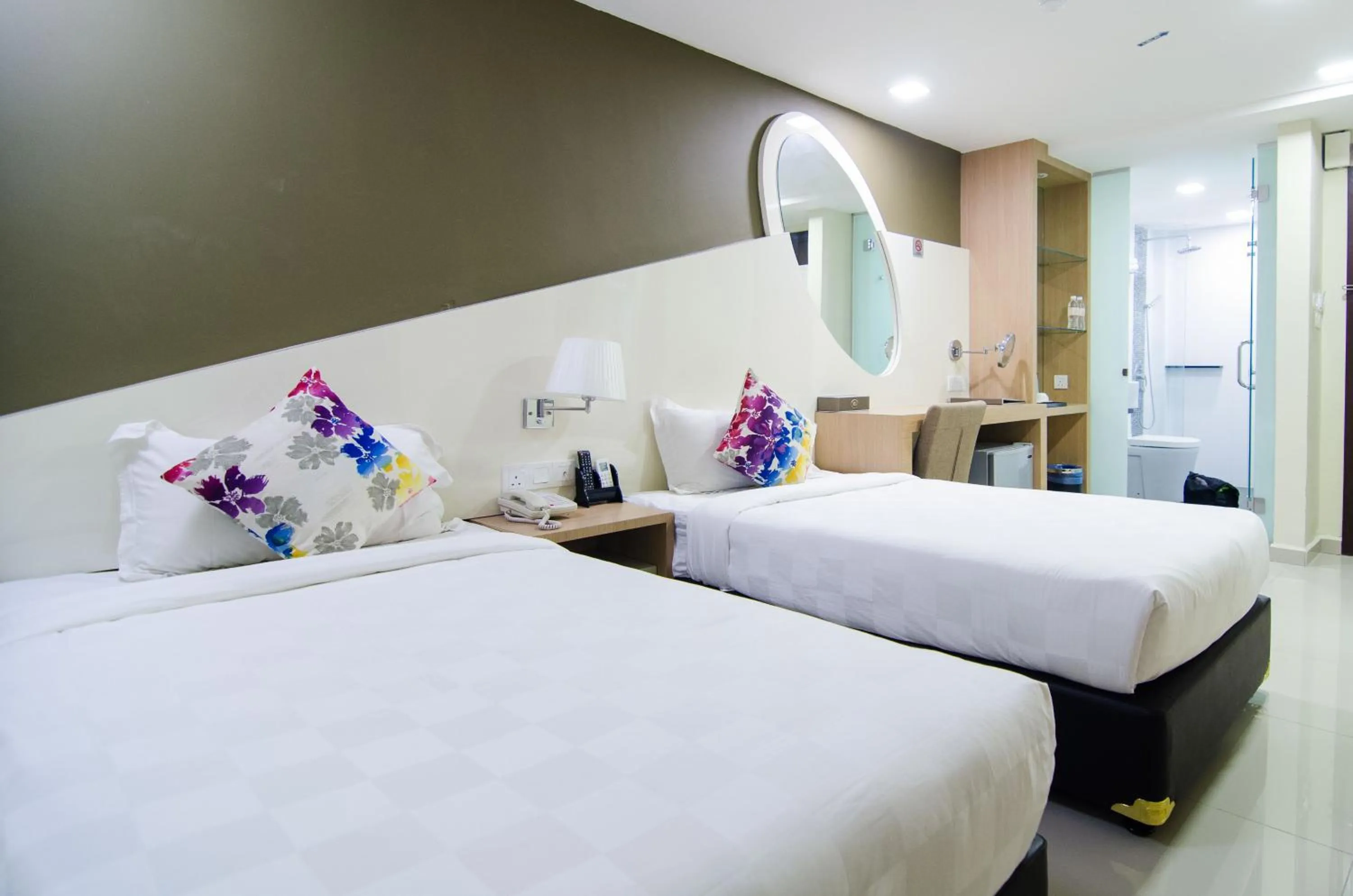 Bed in Mornington Hotel Sitiawan