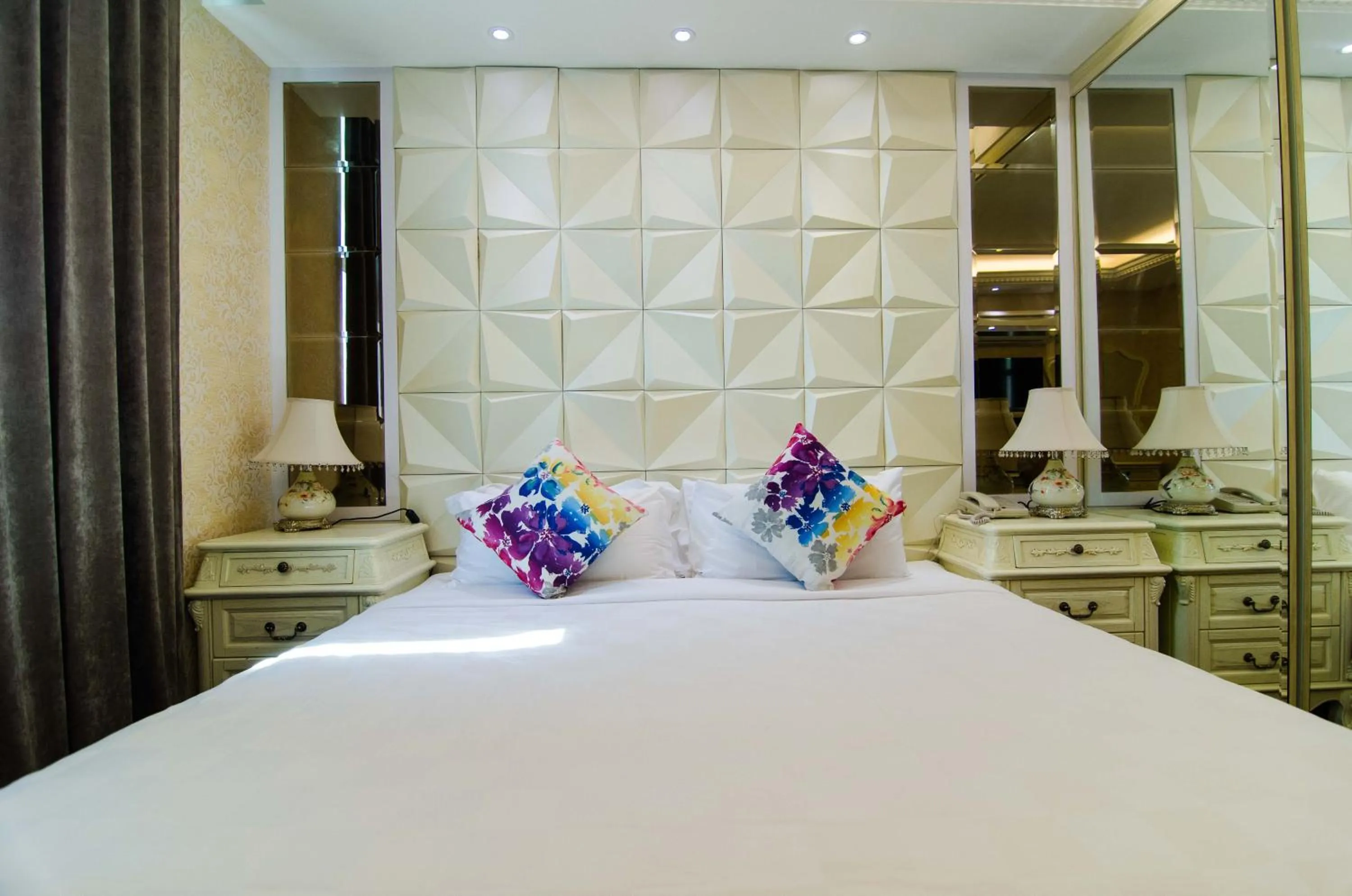 Bed in Mornington Hotel Sitiawan