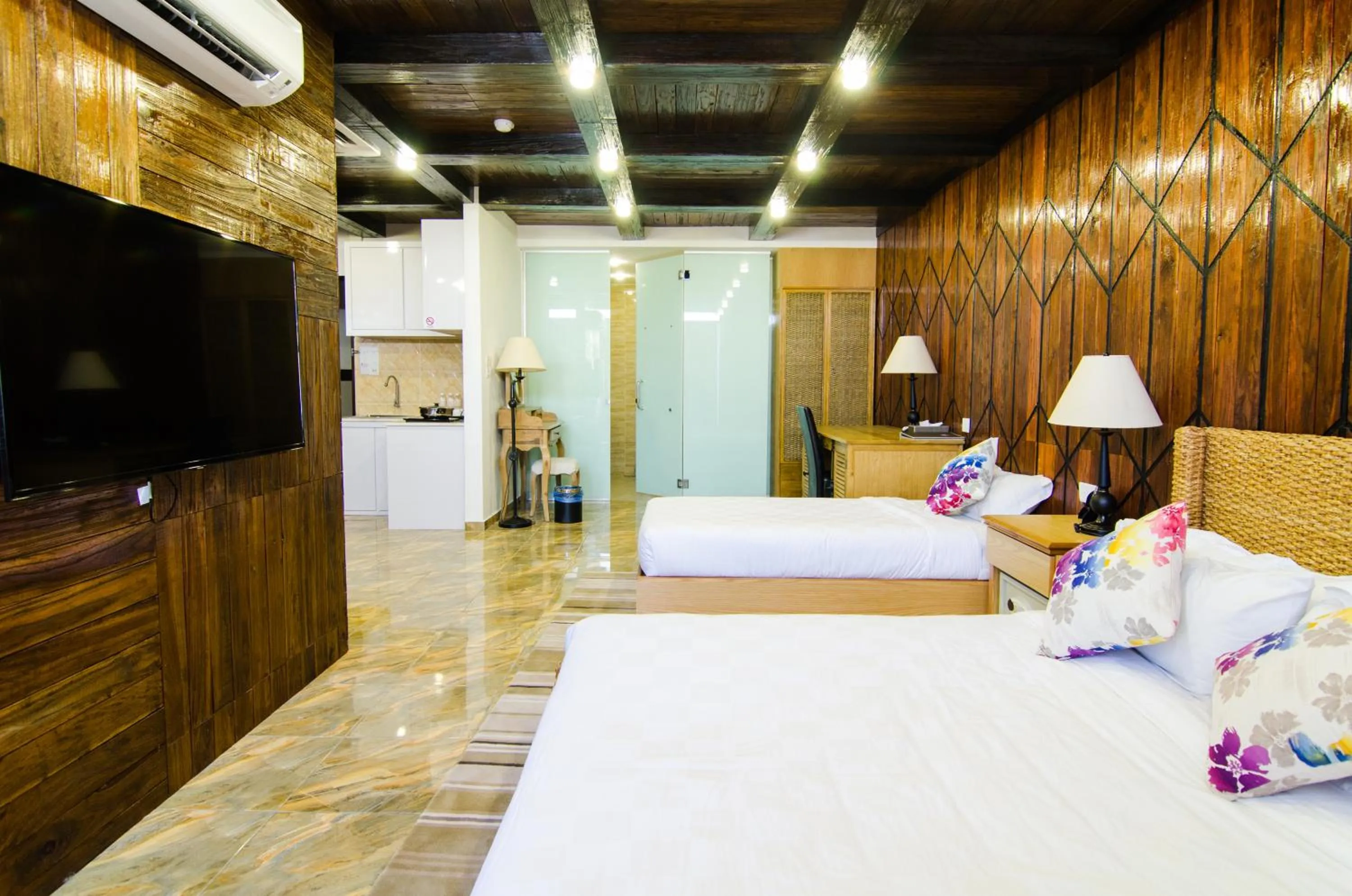 Bed in Mornington Hotel Sitiawan