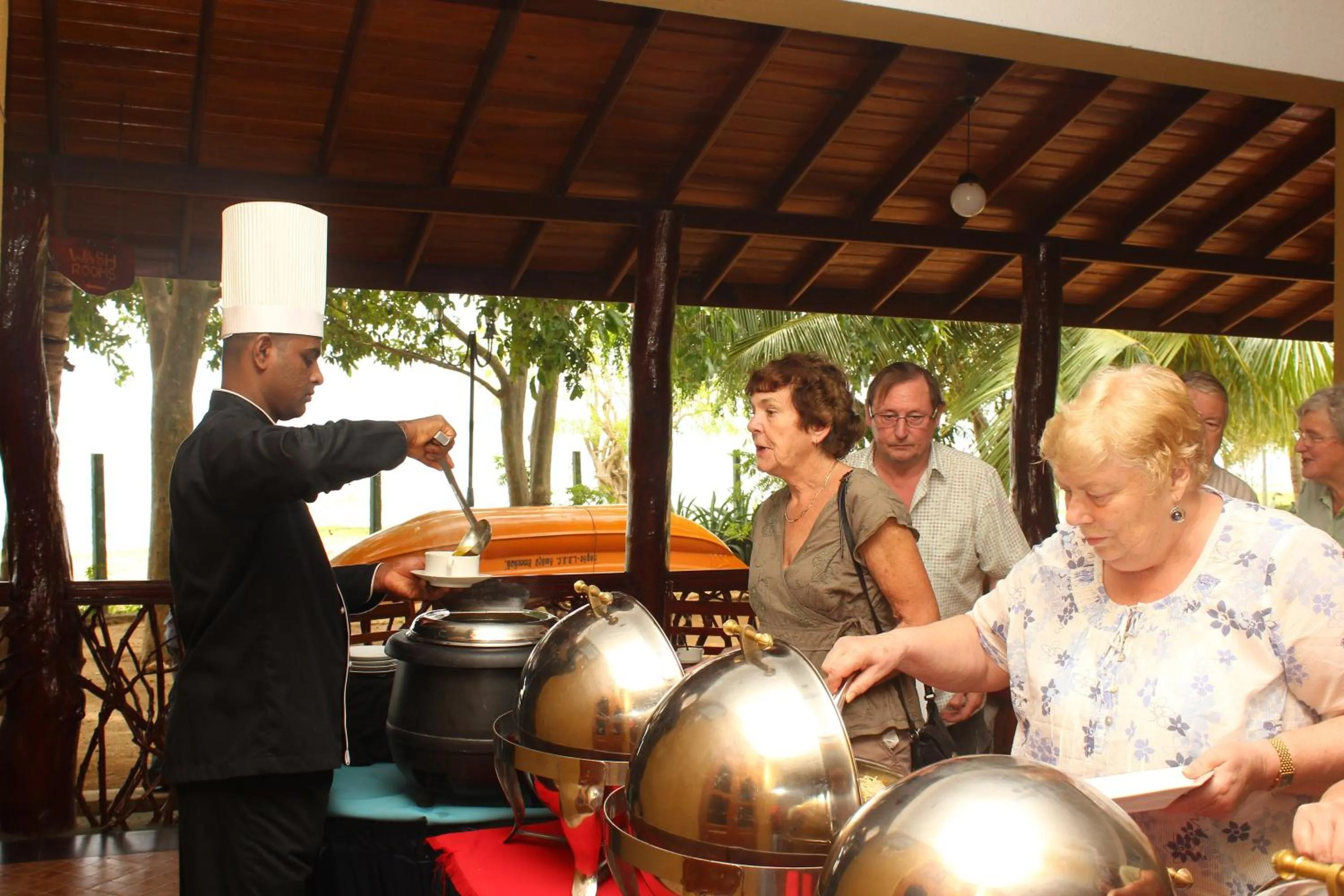 Food and drinks in Wila Safari Hotel