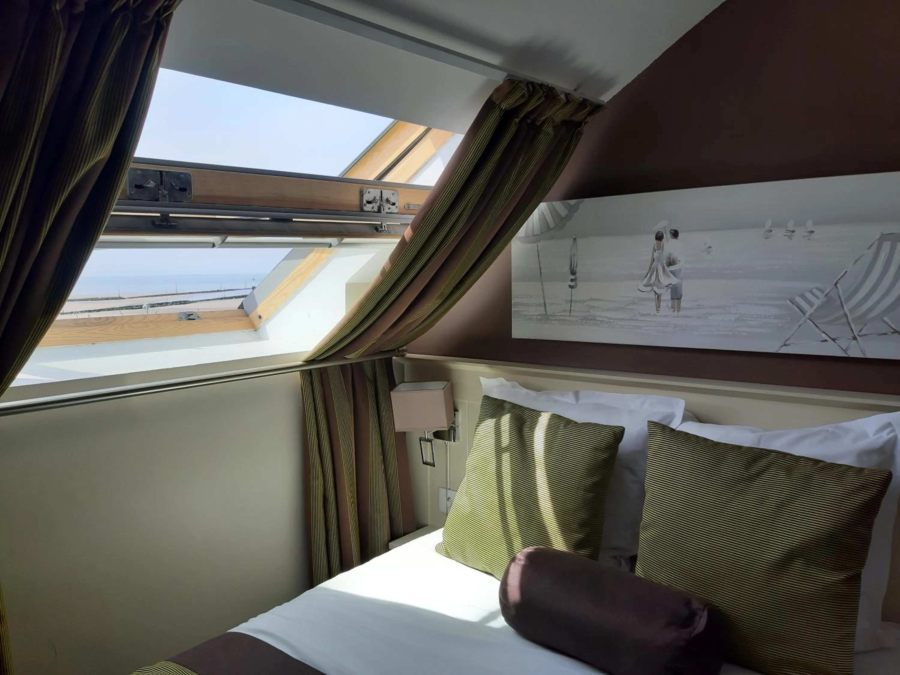 Sea view, Bed in Les Embruns