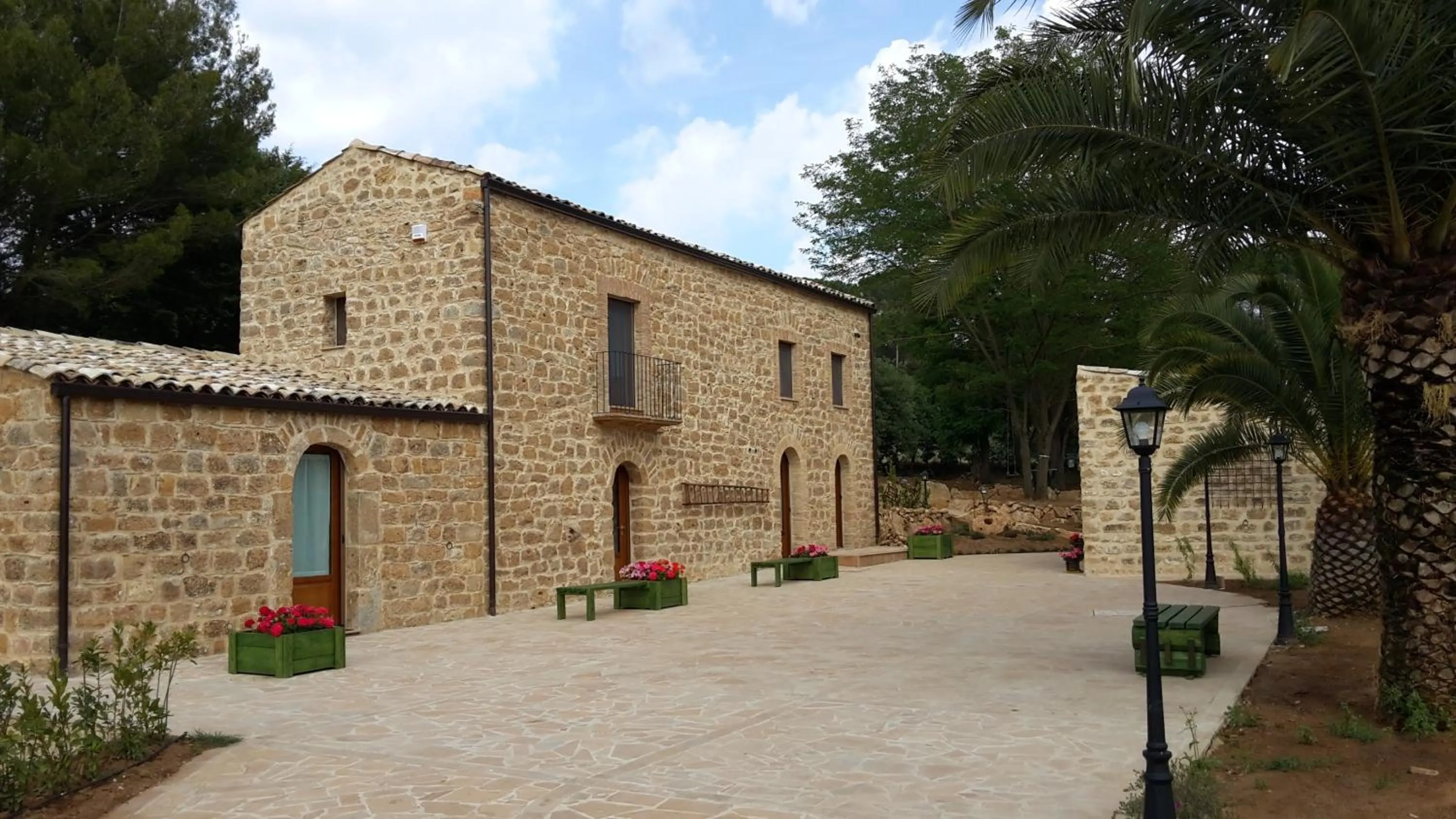 Property building in La Quercia e l'Asino
