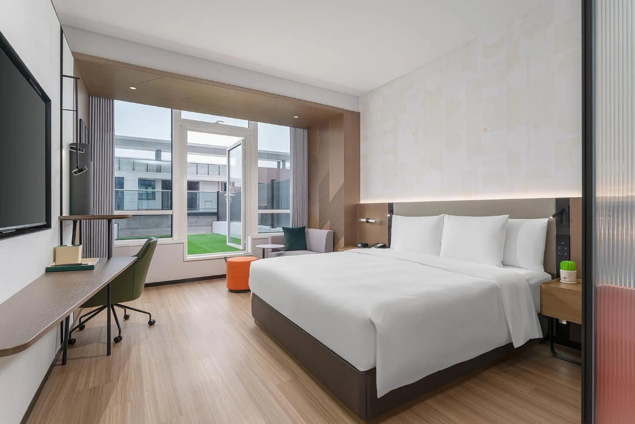 Photo of the whole room in EVEN Hotel Wuhan Airport Zone by IHG